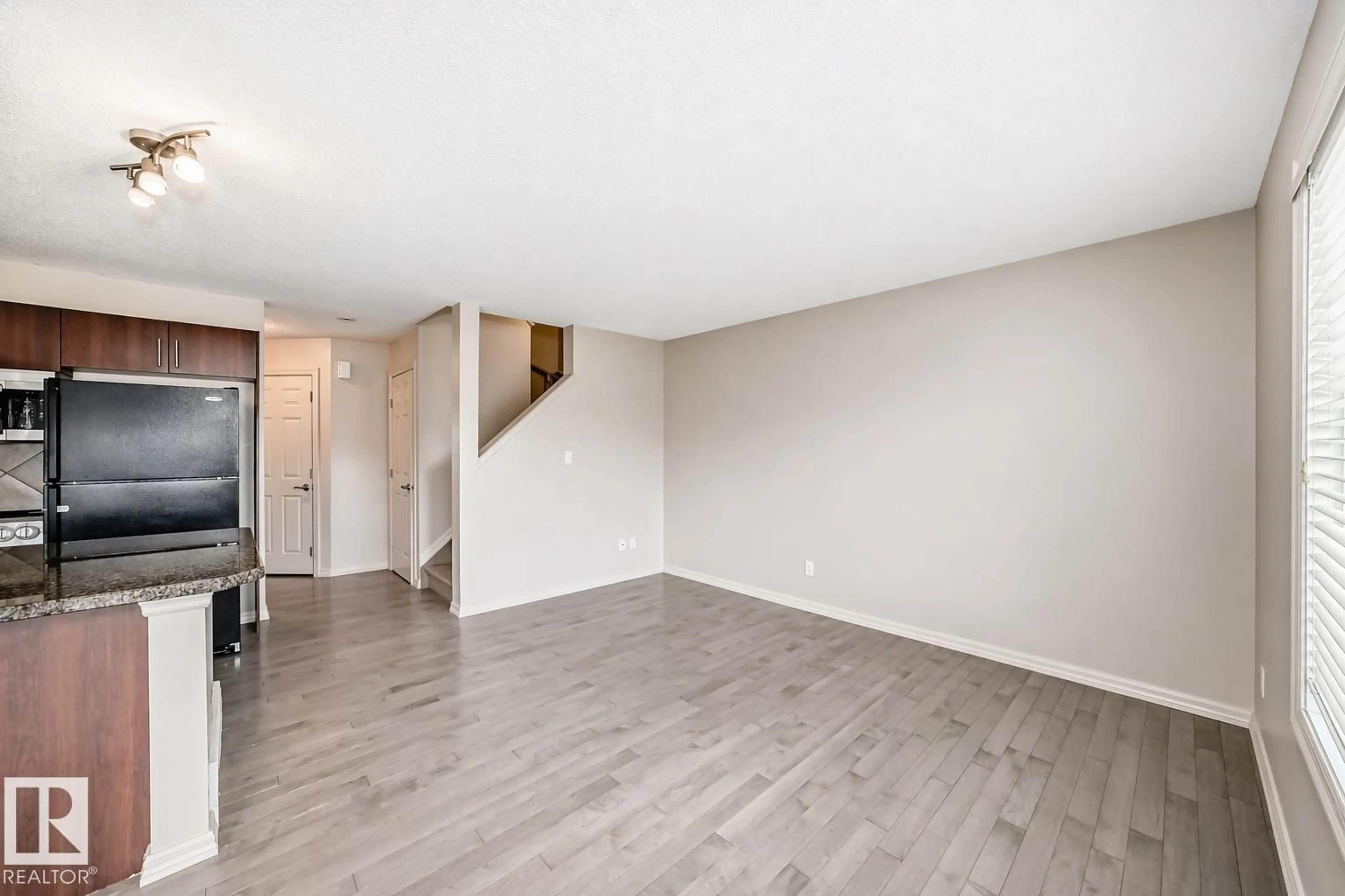 A pic of a room for 1285 CUNNINGHAM DR, Edmonton Alberta T6W0R7