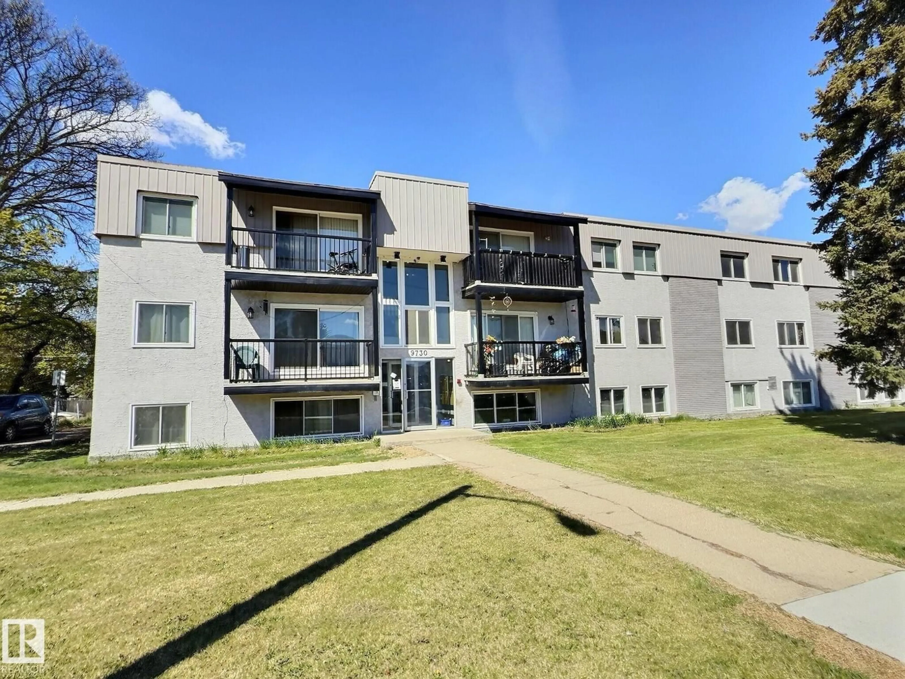 A pic from outside/outdoor area/front of a property/back of a property/a pic from drone, building for #306 - 9730 156 ST, Edmonton Alberta T5P2P1