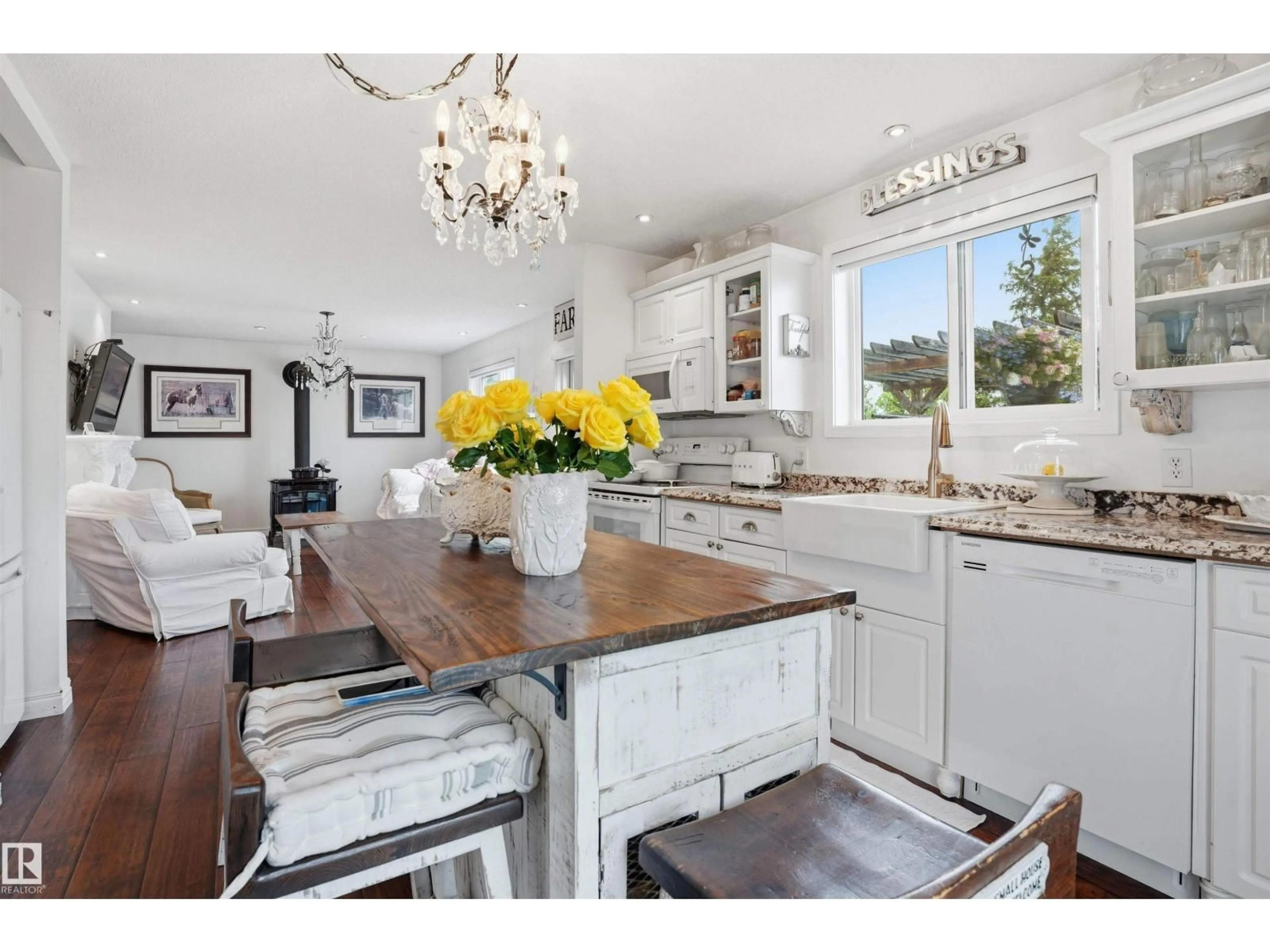 Open concept kitchen, unknown for 56502 RGE ROAD 33, Rural Lac Ste. Anne County Alberta T0E1V0