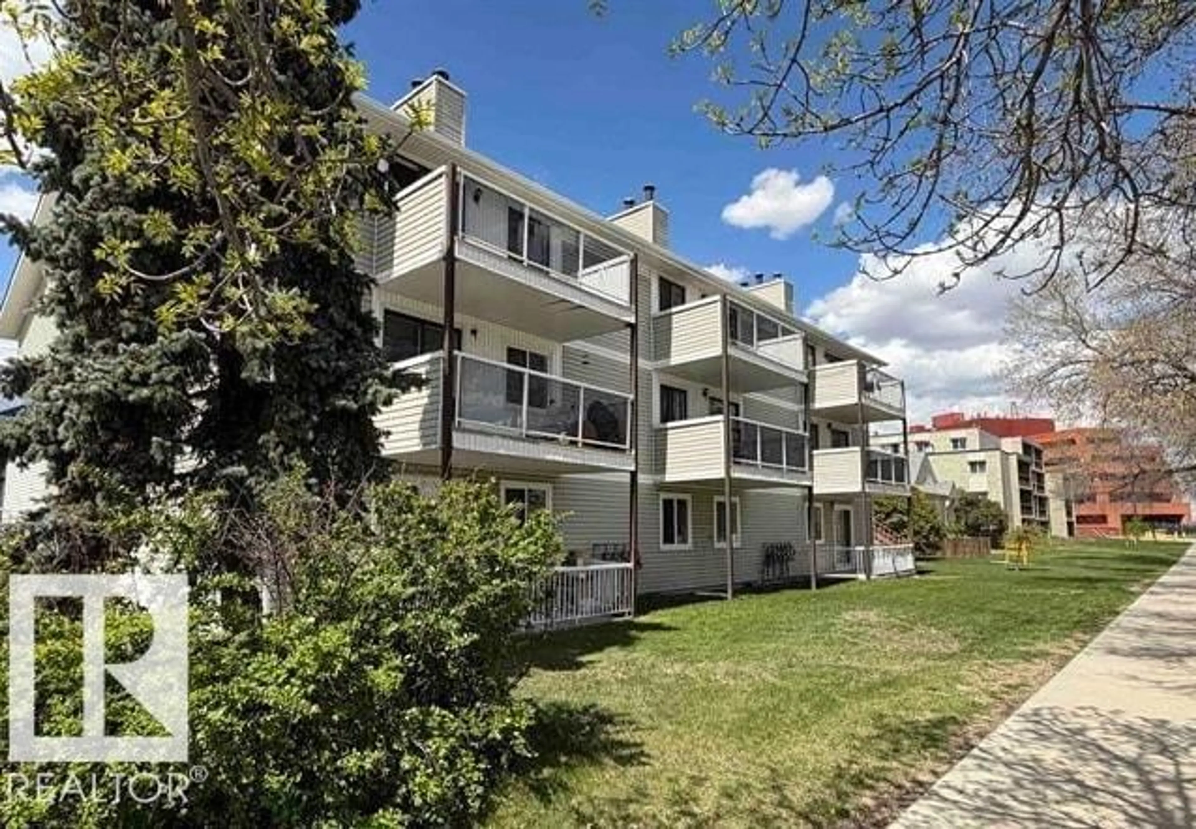 A pic from outside/outdoor area/front of a property/back of a property/a pic from drone, street for 304 - 10604 110 AV, Edmonton Alberta T6G0T2