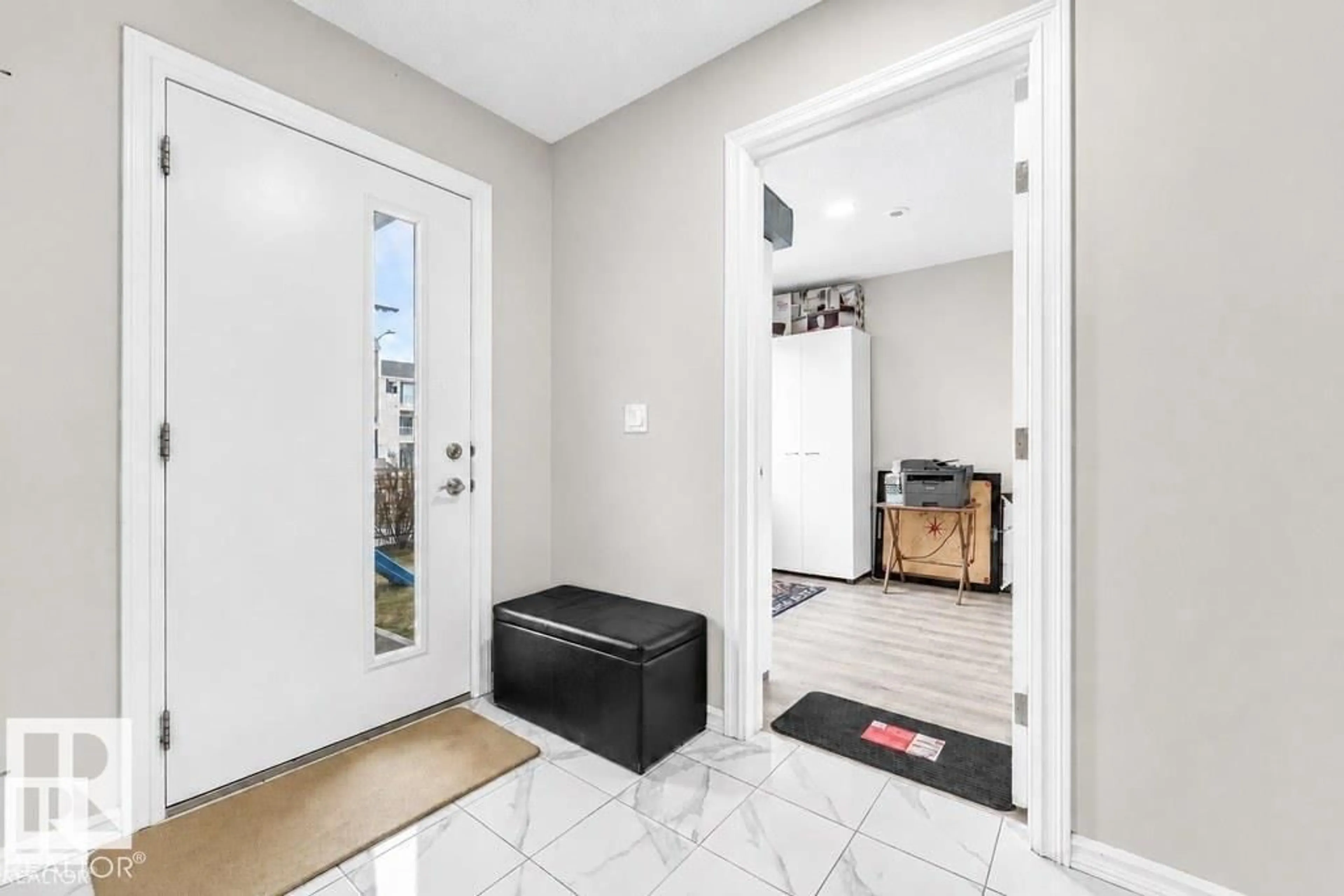 Indoor entryway for 215 - 61 SADDLEBACK RD, Edmonton Alberta T6J5T6