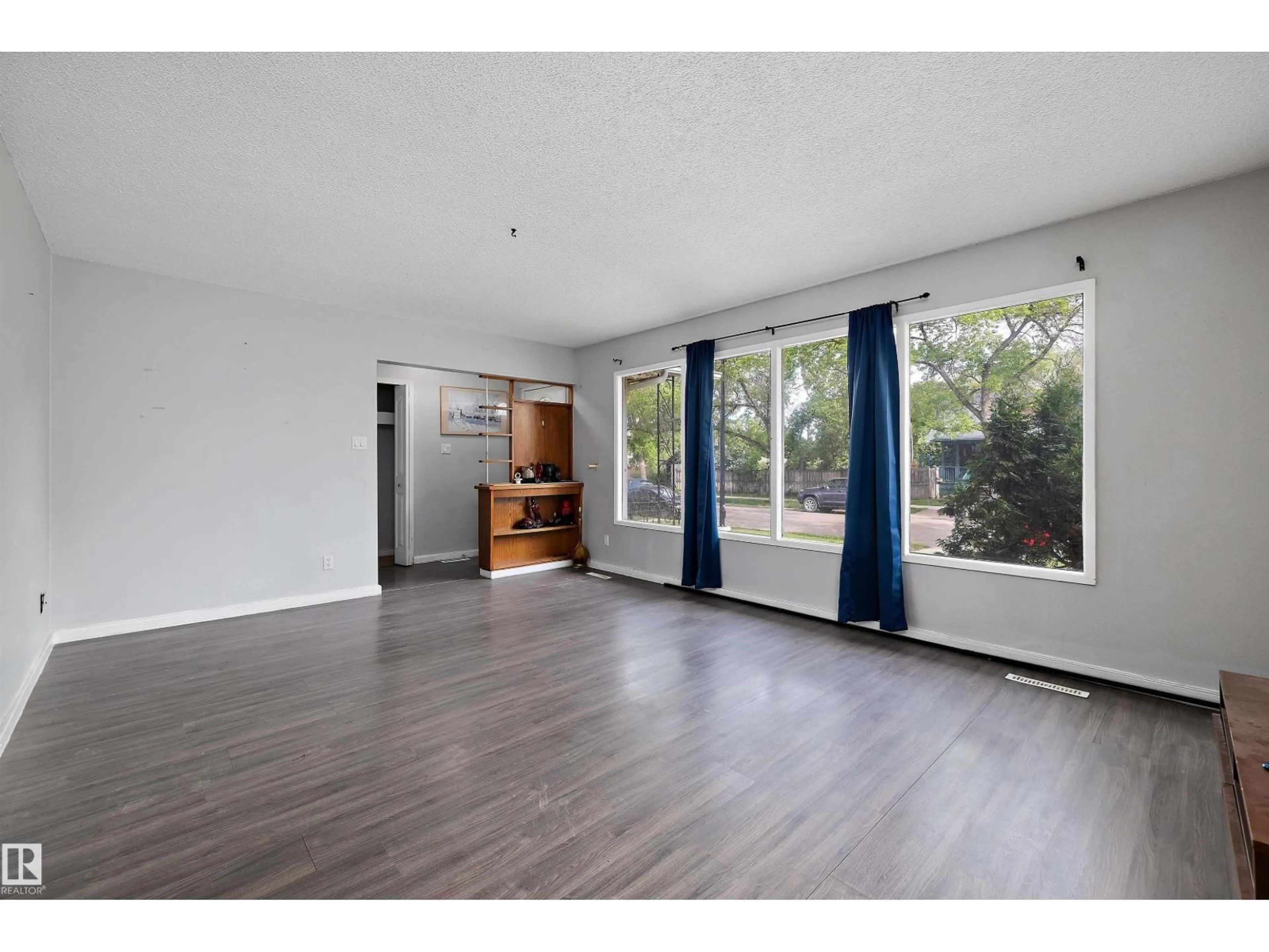 A pic of a room for 12303 115 AV, Edmonton Alberta T5H2Z7