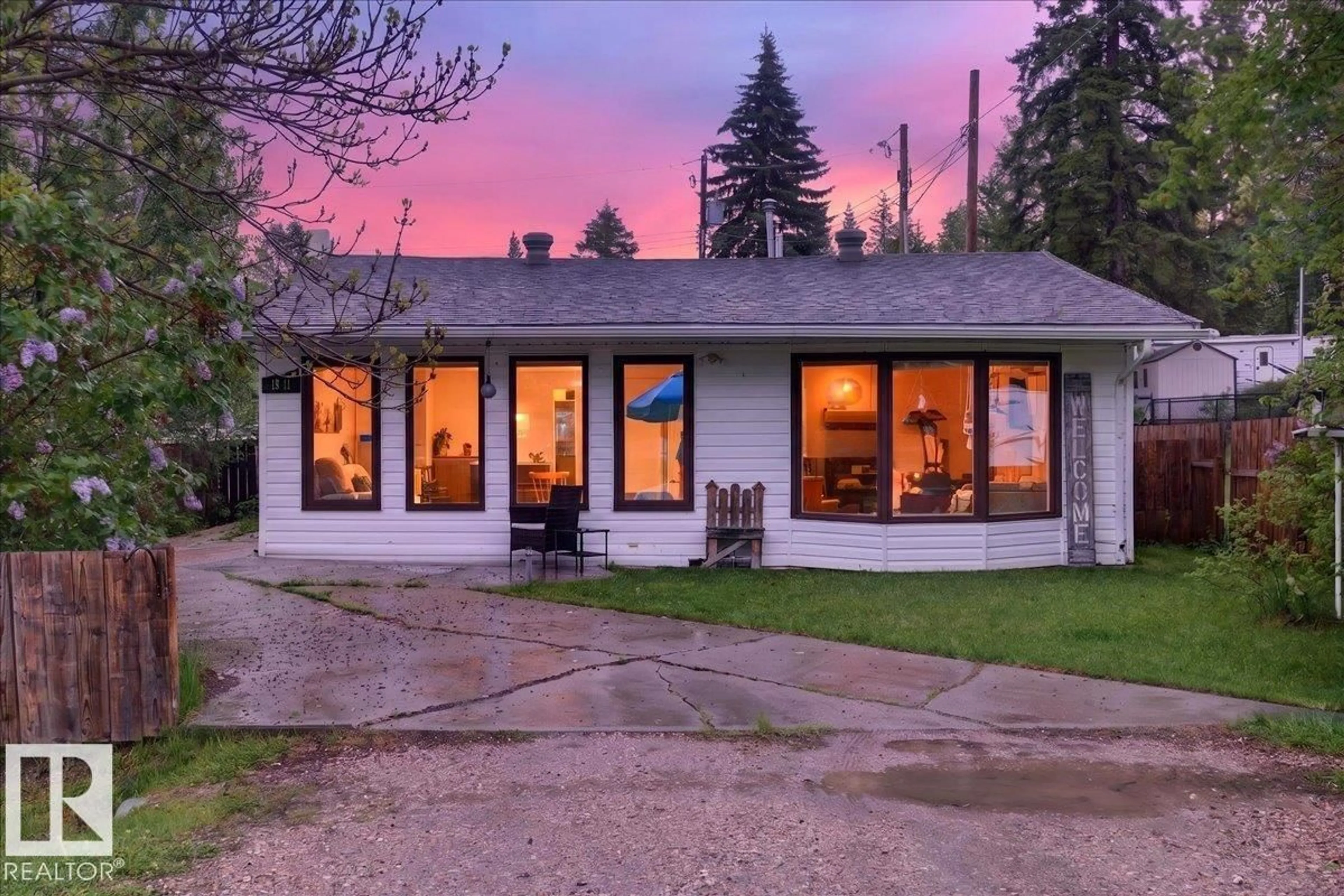 Patio, unknown for 1311 PARK CR, Rural Lac Ste. Anne County Alberta T0E0A2