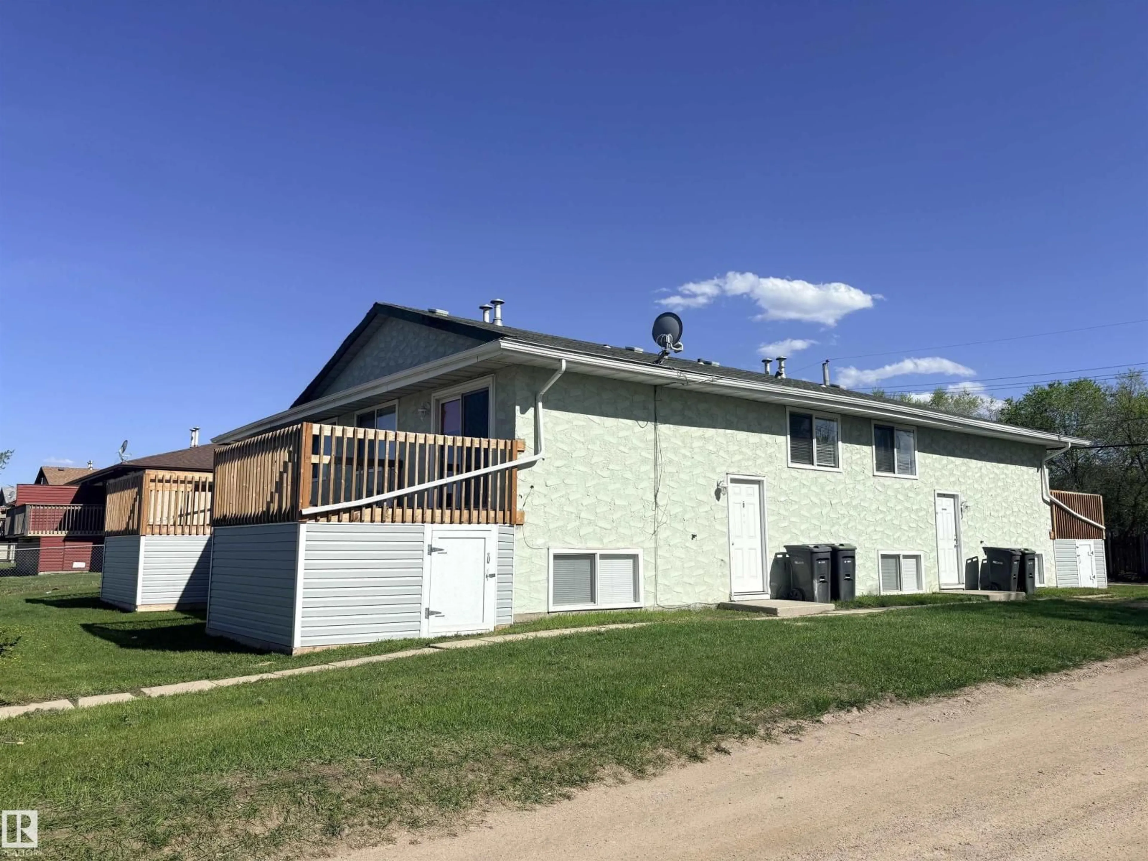 Home with vinyl exterior material, building for 4537 50 AV, Cold Lake Alberta T9M1Y8