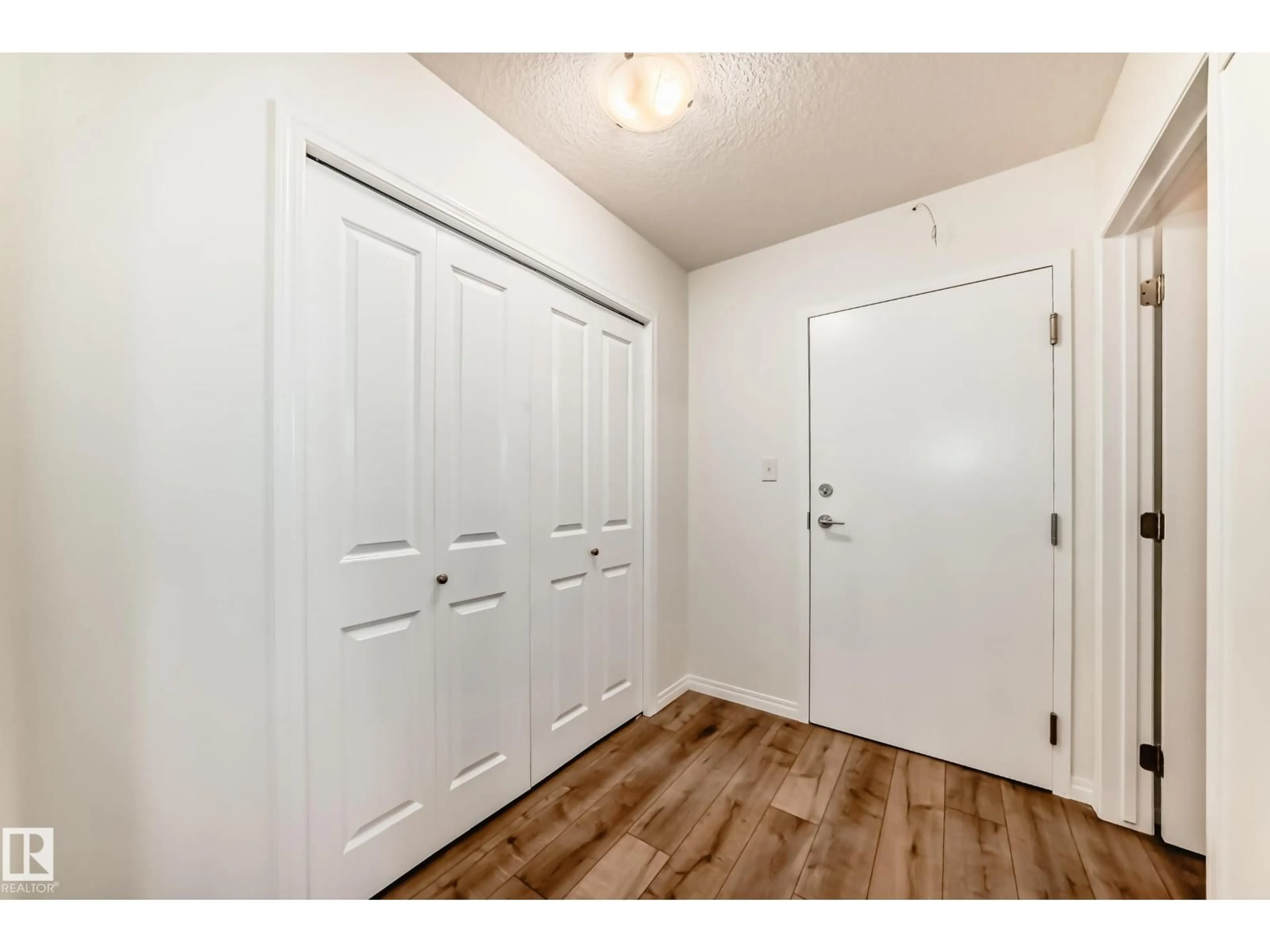 Indoor entryway for #305 - 6208 180 ST, Edmonton Alberta T5T2T2
