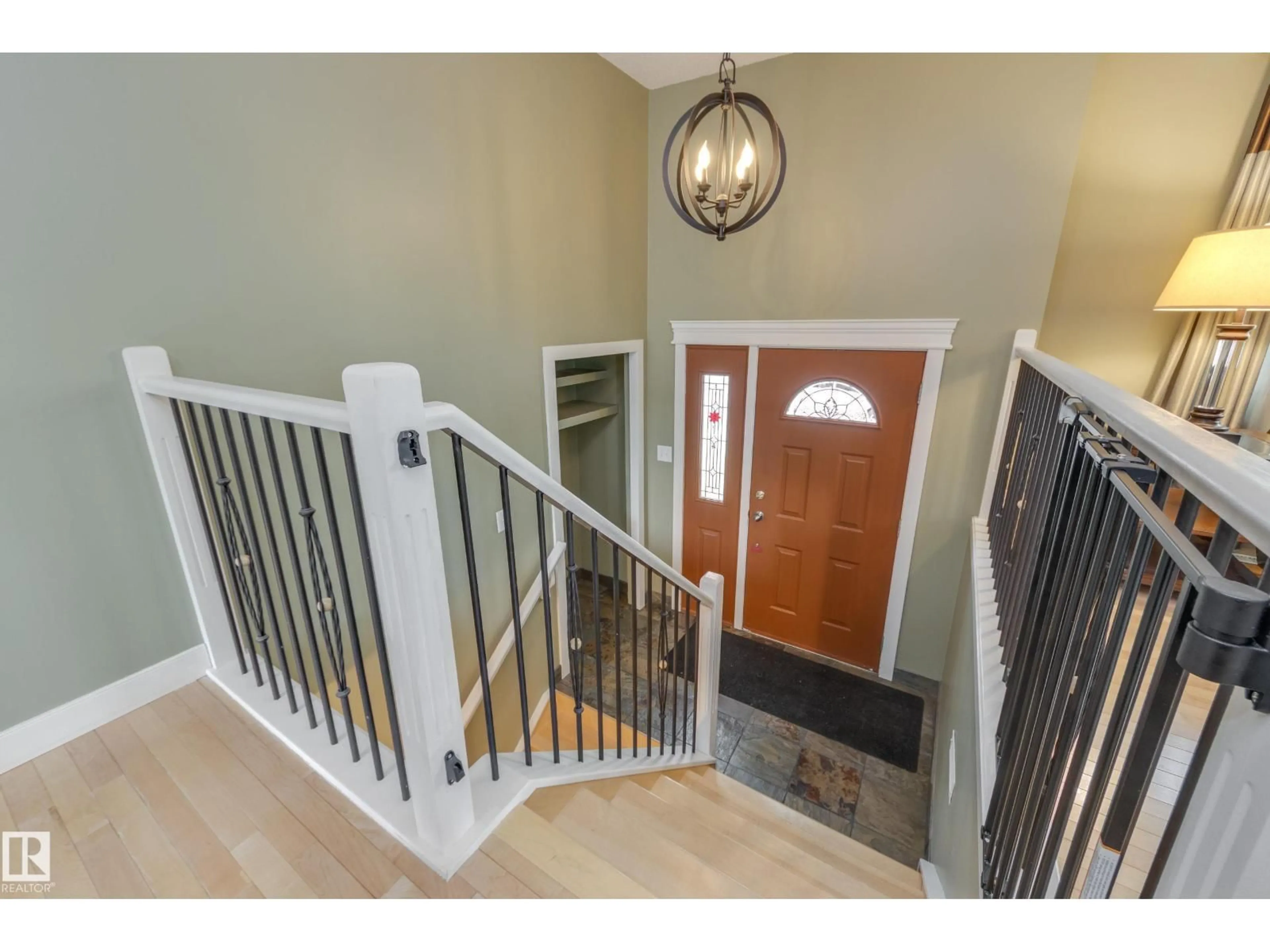 Indoor entryway for 36 FENWICK CR, St. Albert Alberta T8N1S4