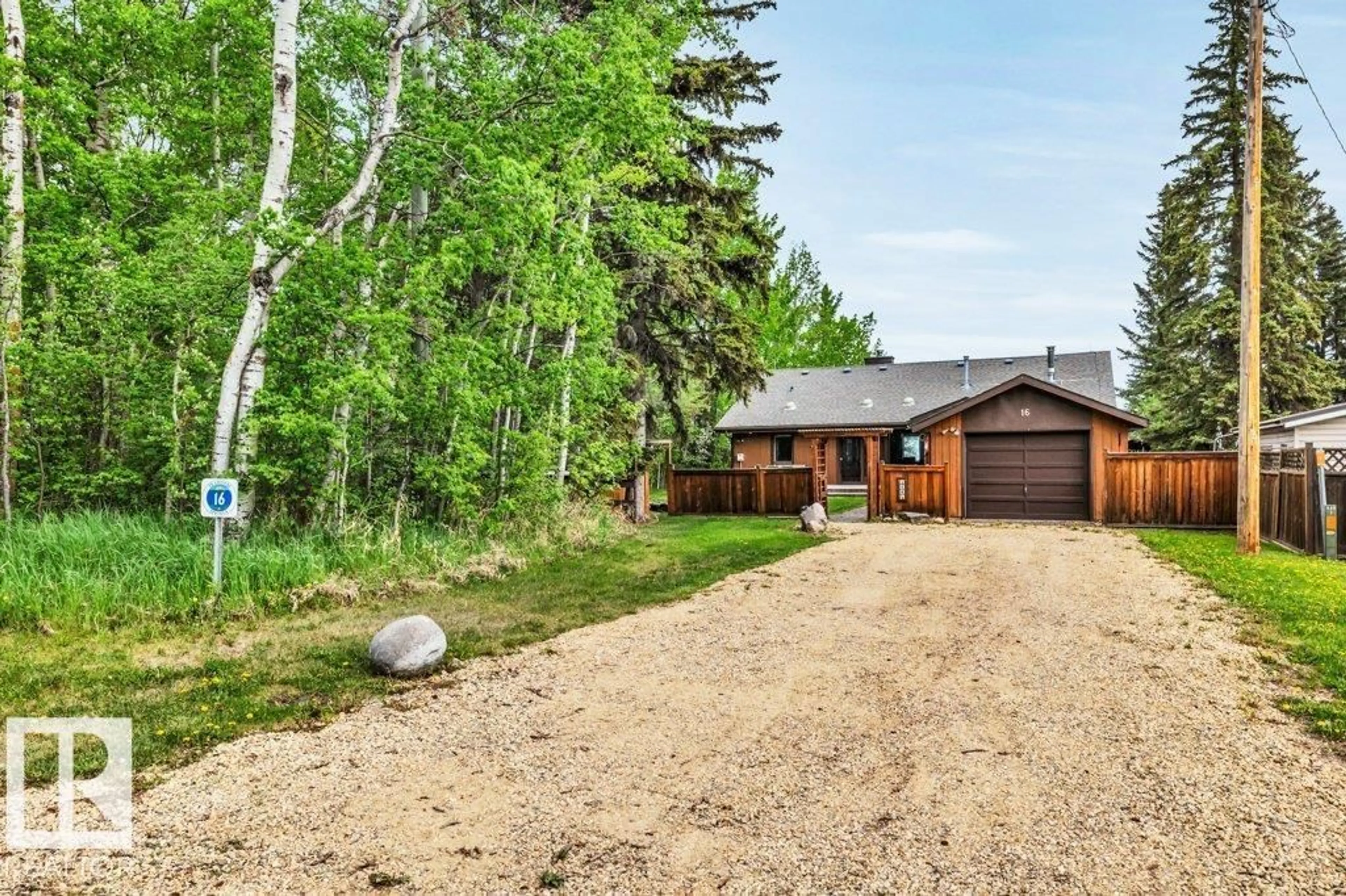 A pic from outside/outdoor area/front of a property/back of a property/a pic from drone, unknown for 16 CAWSEY DRIVE, Rural Wetaskiwin County Alberta T0C2V0