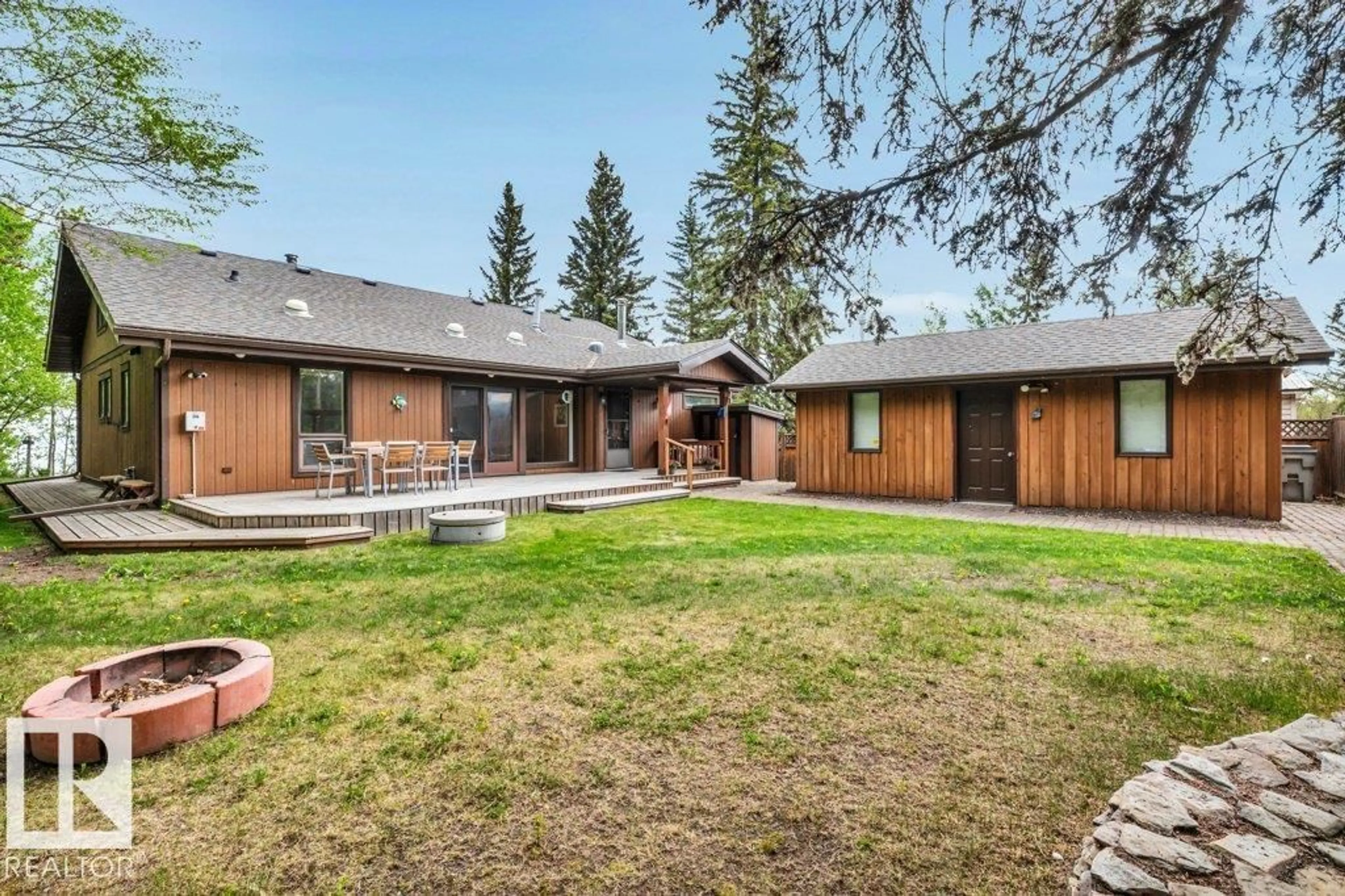 Patio, unknown for 16 CAWSEY DRIVE, Rural Wetaskiwin County Alberta T0C2V0