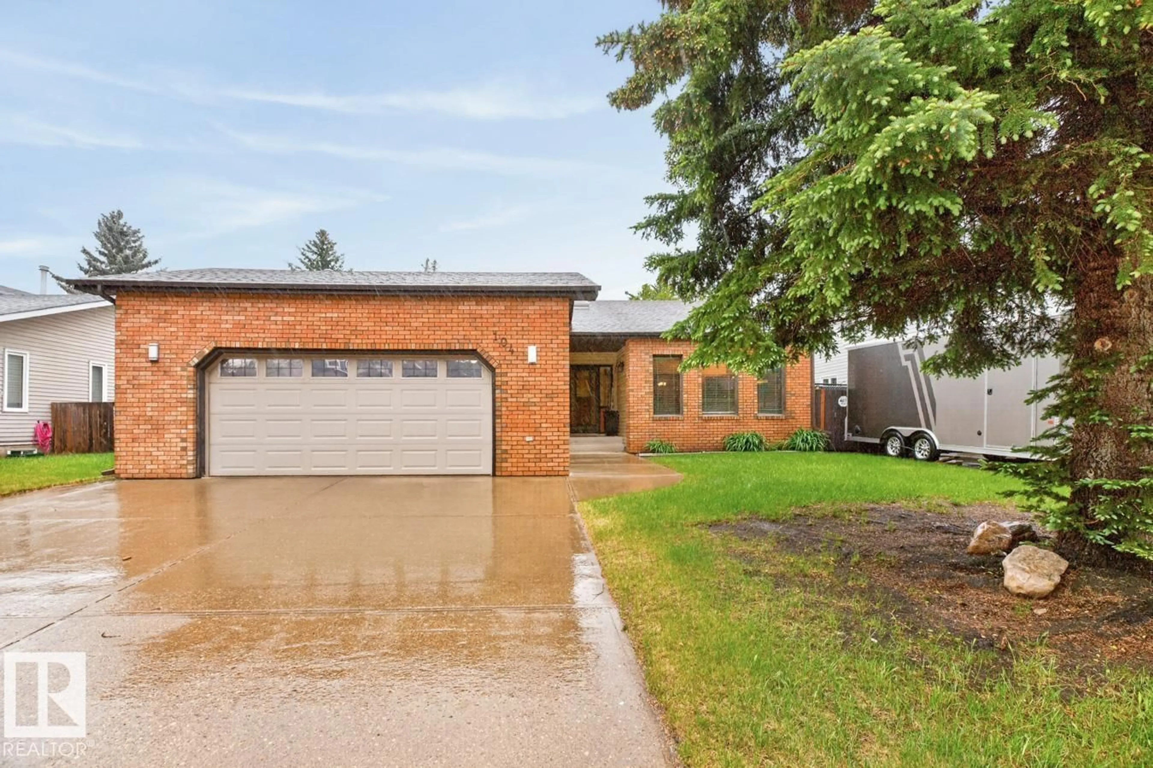 Home with brick exterior material, street for 104 WAYGOOD RD, Edmonton Alberta T5T5M2