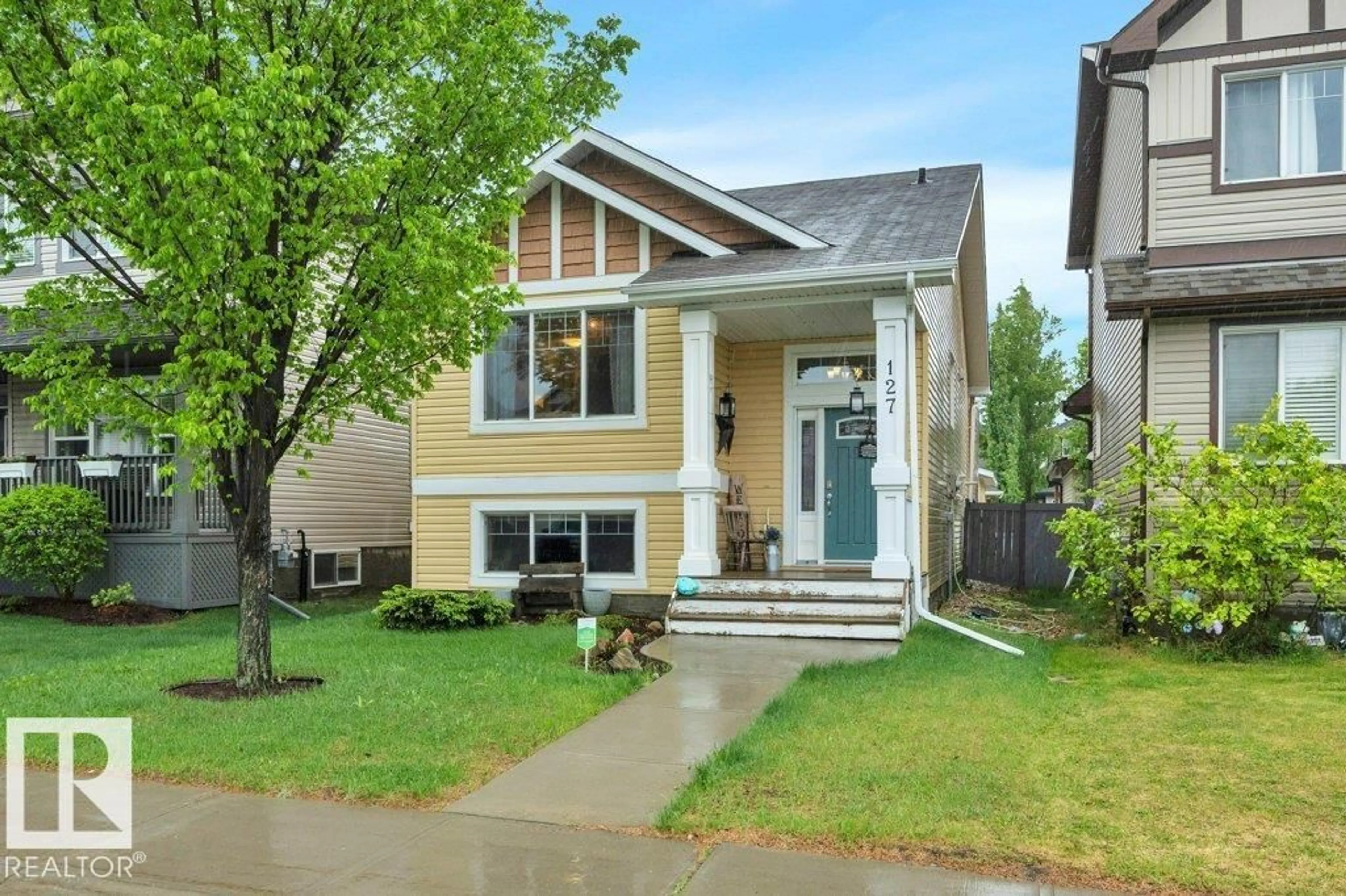 Home with vinyl exterior material, street for 127 KIRPATRICK LI, Leduc Alberta T9E0M5