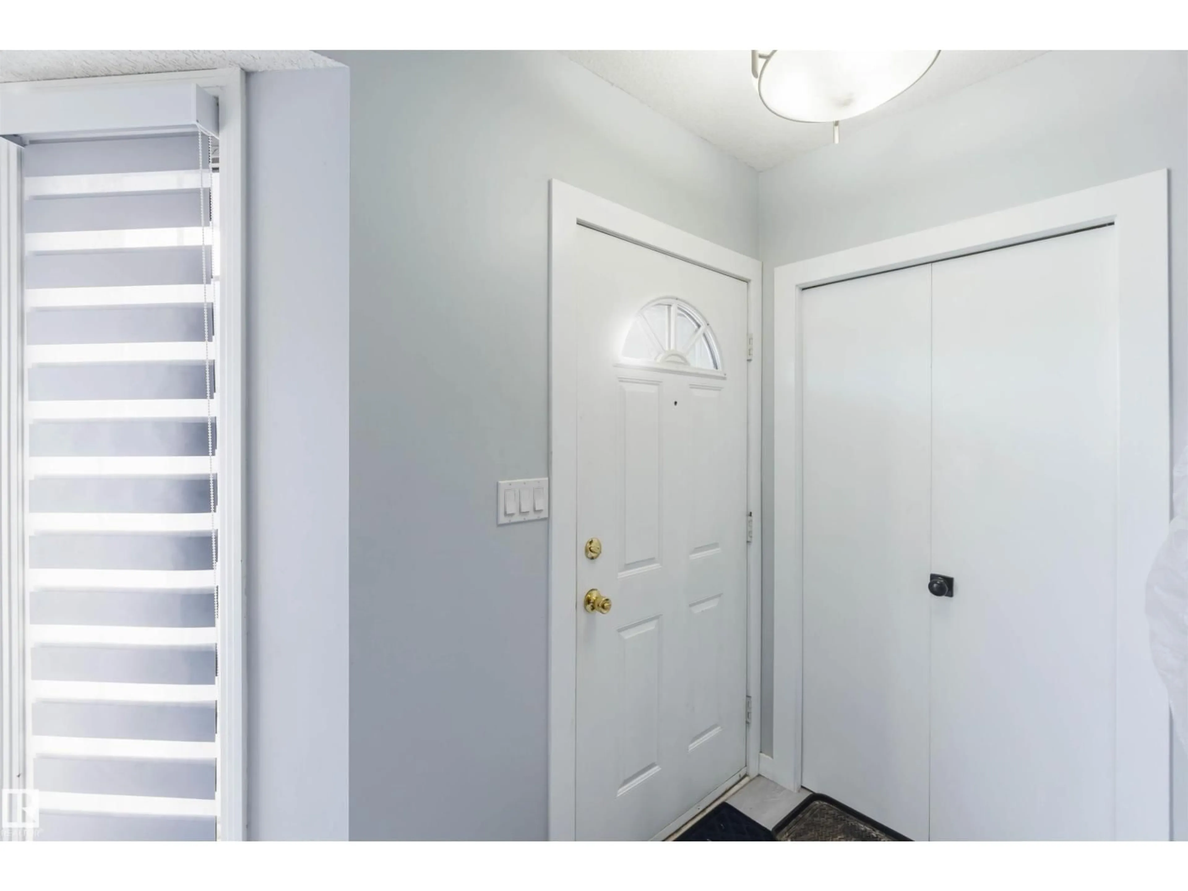 Indoor entryway for #8 - 15128 22 ST, Edmonton Alberta T5Y2W5