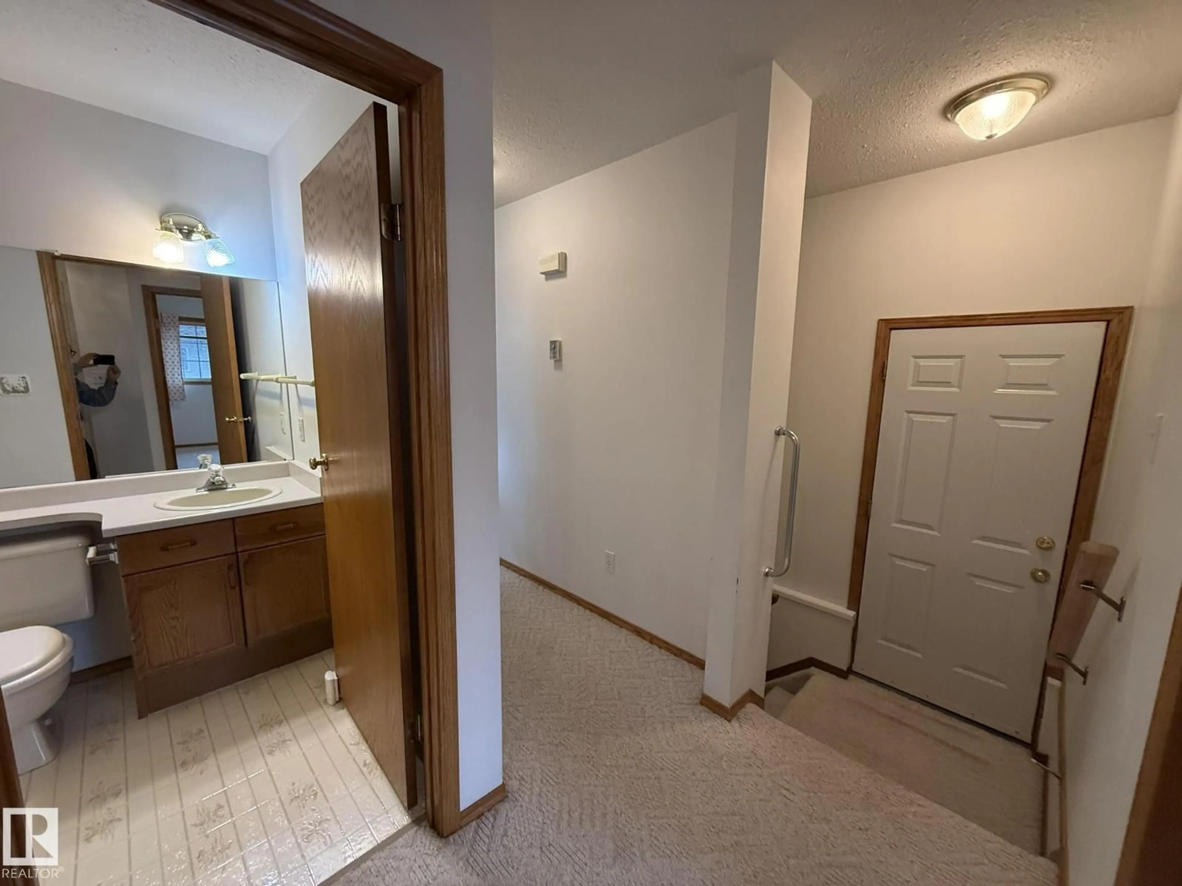A pic of a room for #102 - 4610 50 AV, Stony Plain Alberta T7Z1P4