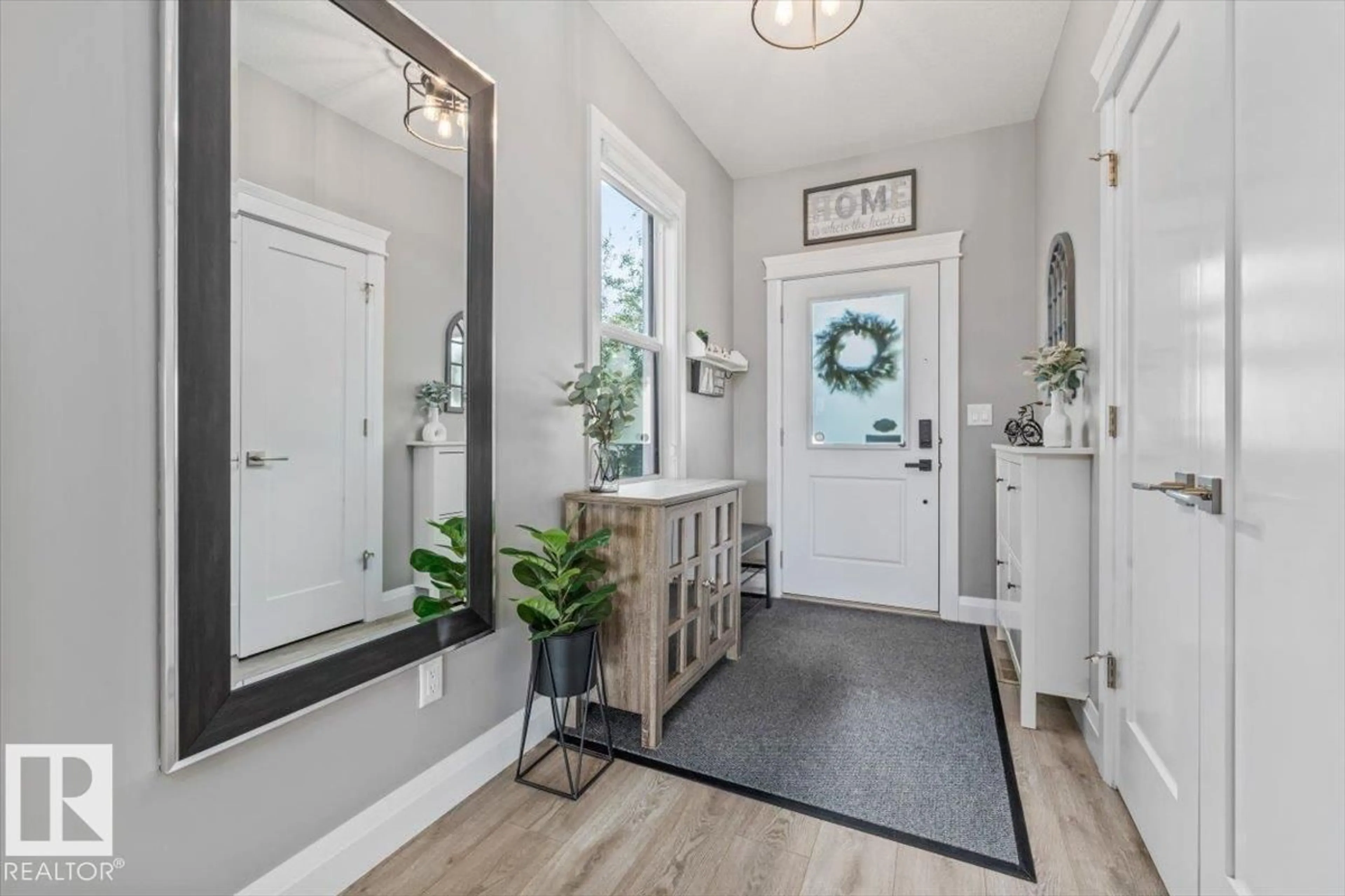 Indoor entryway for 54 SPRING GA, Spruce Grove Alberta T7X0V1