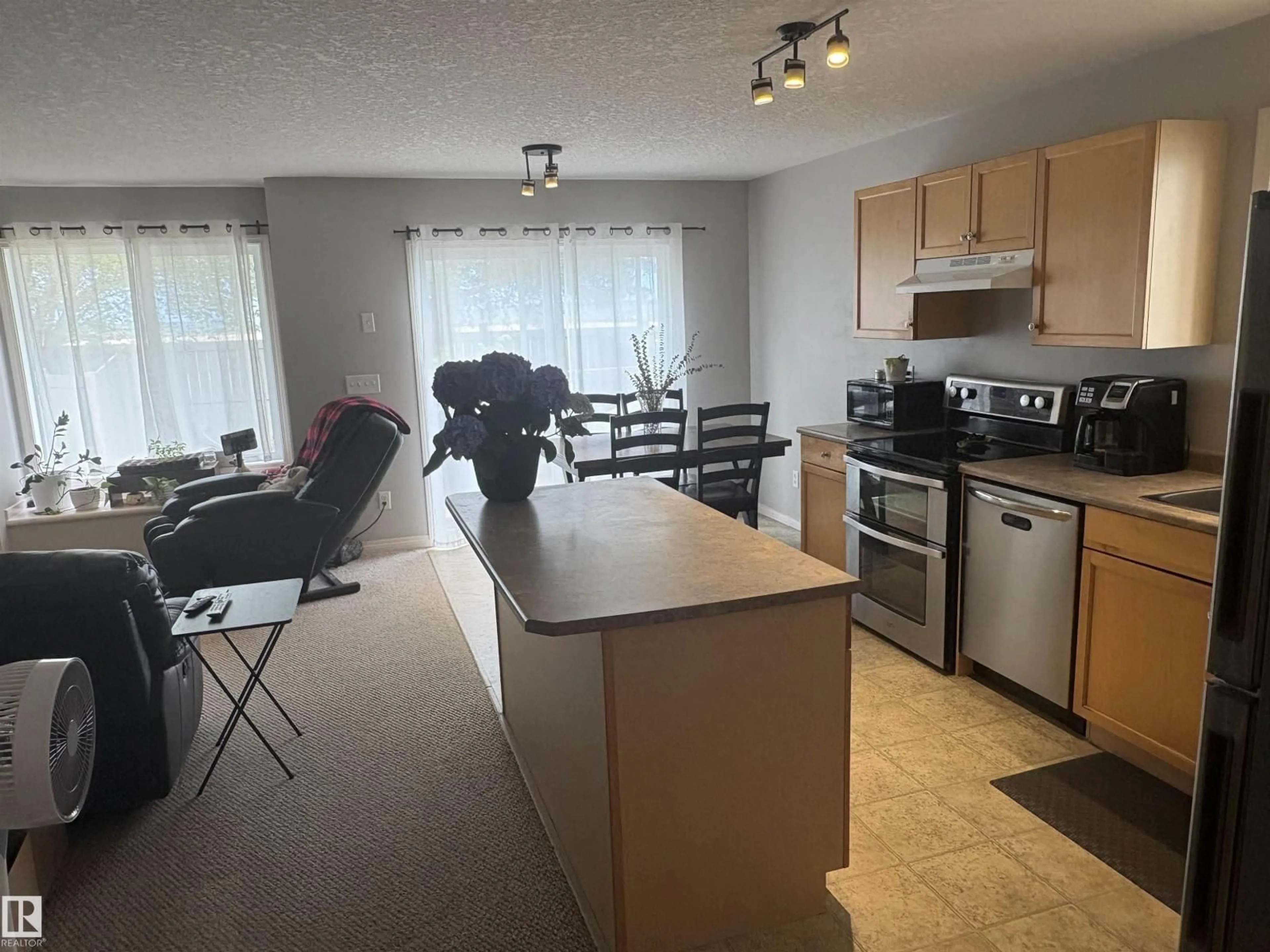 Standard kitchen, unknown for #37 - 133 EASTGATE WY, St. Albert Alberta T8N7M9