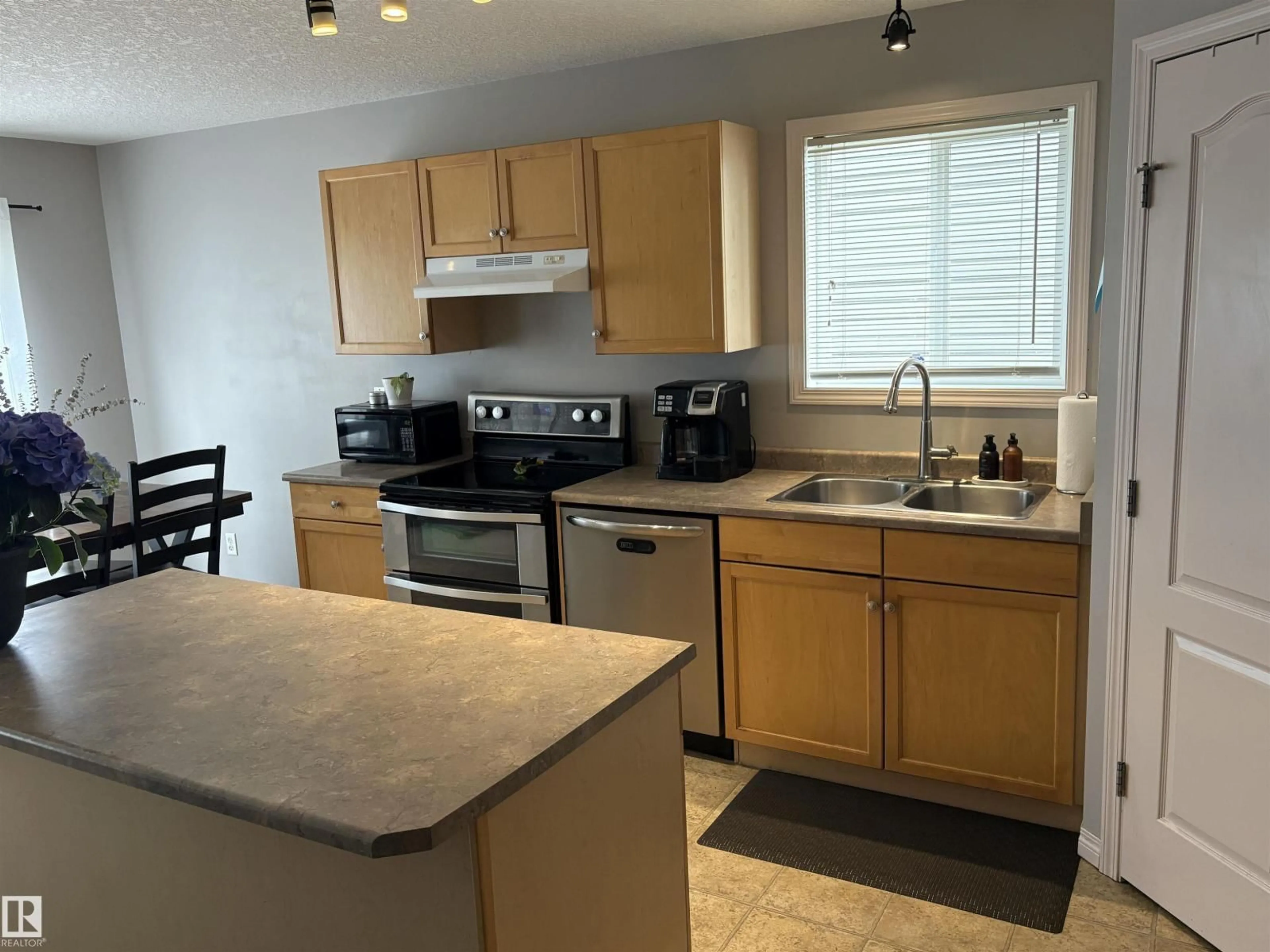 Standard kitchen, unknown for #37 - 133 EASTGATE WY, St. Albert Alberta T8N7M9