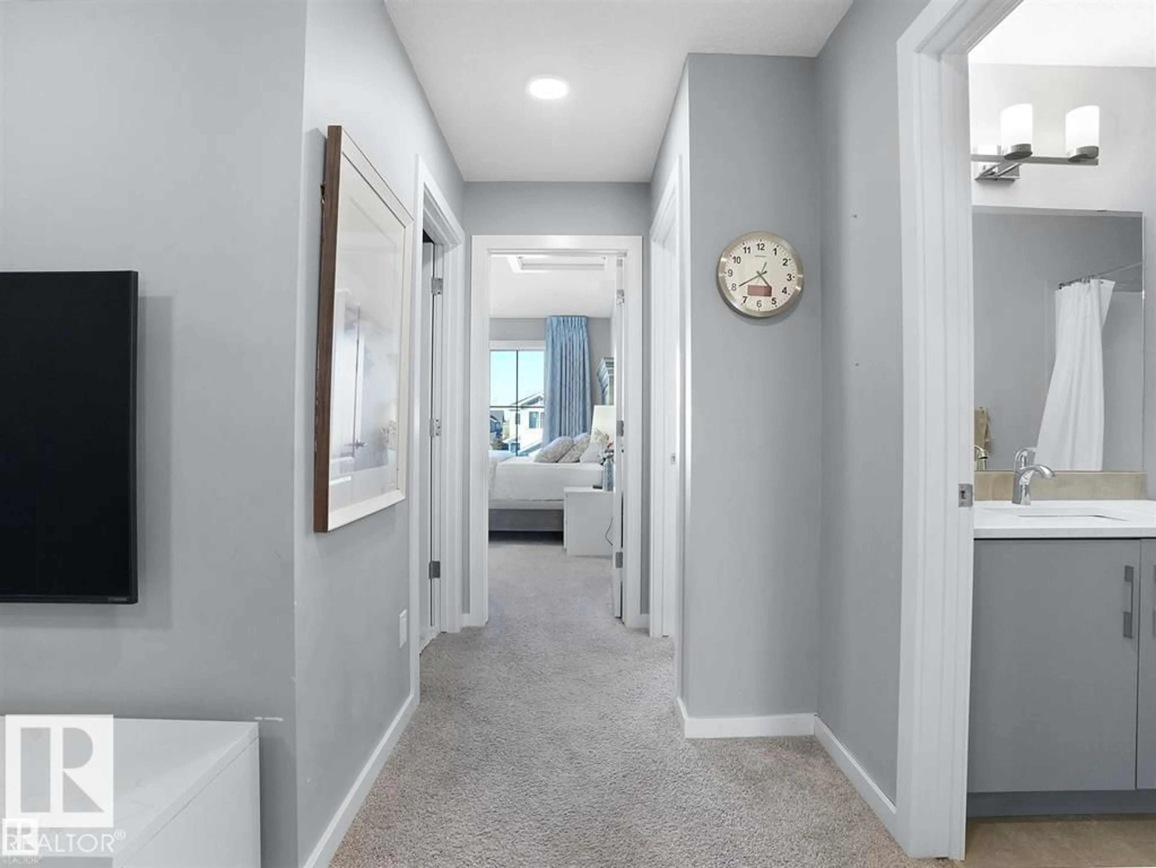 Indoor entryway for 207 41 AV, Edmonton Alberta T6T2E7