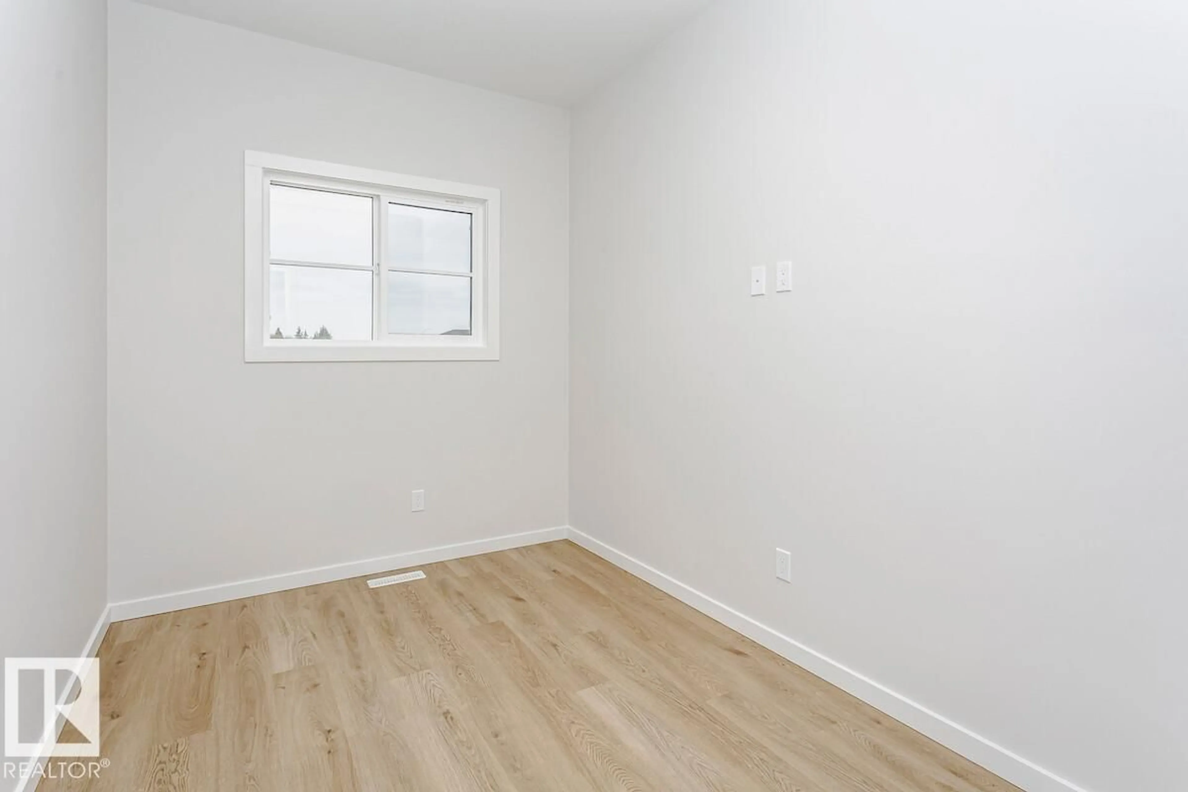 A pic of a room for 2944 65 ST, Edmonton Alberta T6X2Z3