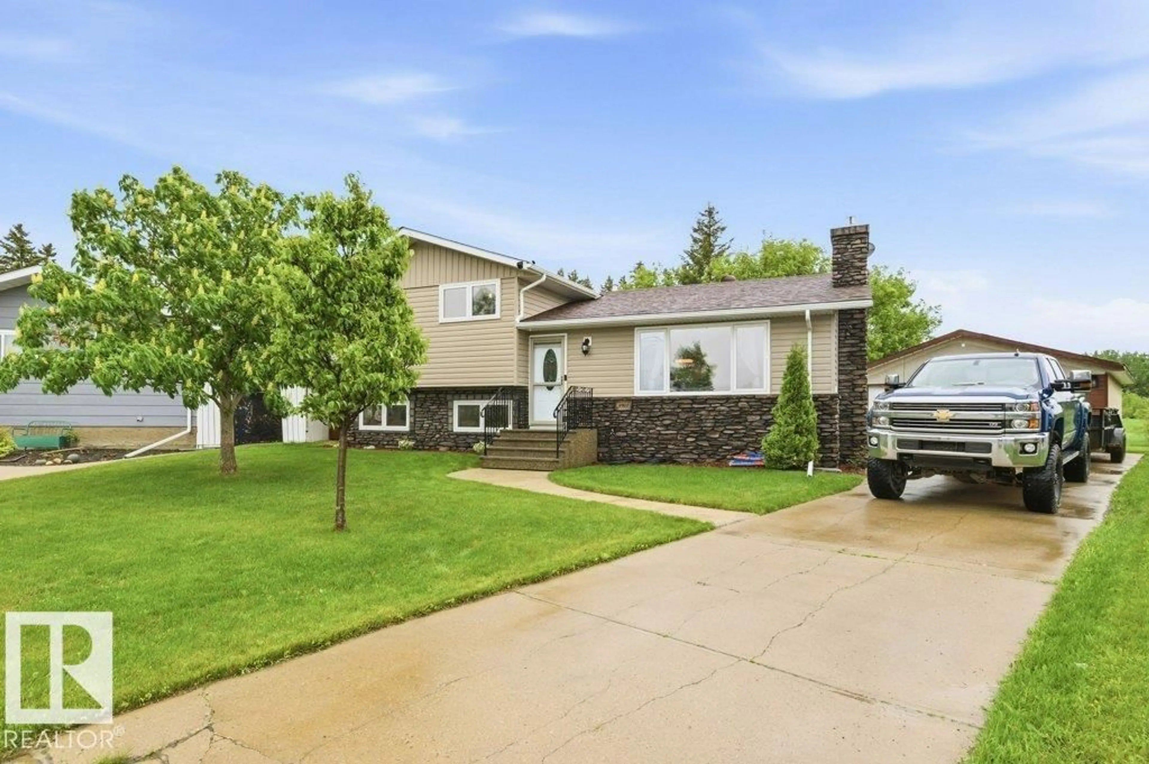 Unknown for 4903 52 ST, Bruderheim Alberta T0B0S0