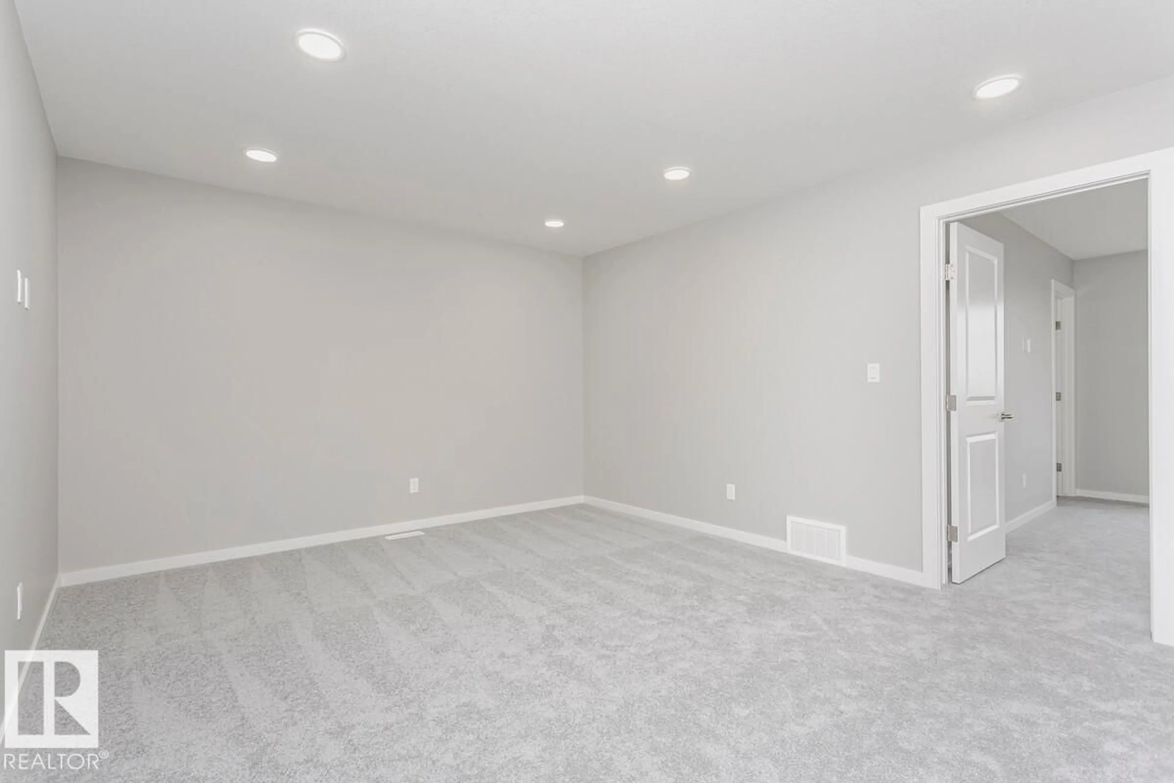 A pic of a room for 2811 62 ST, Edmonton Alberta T6X0W2