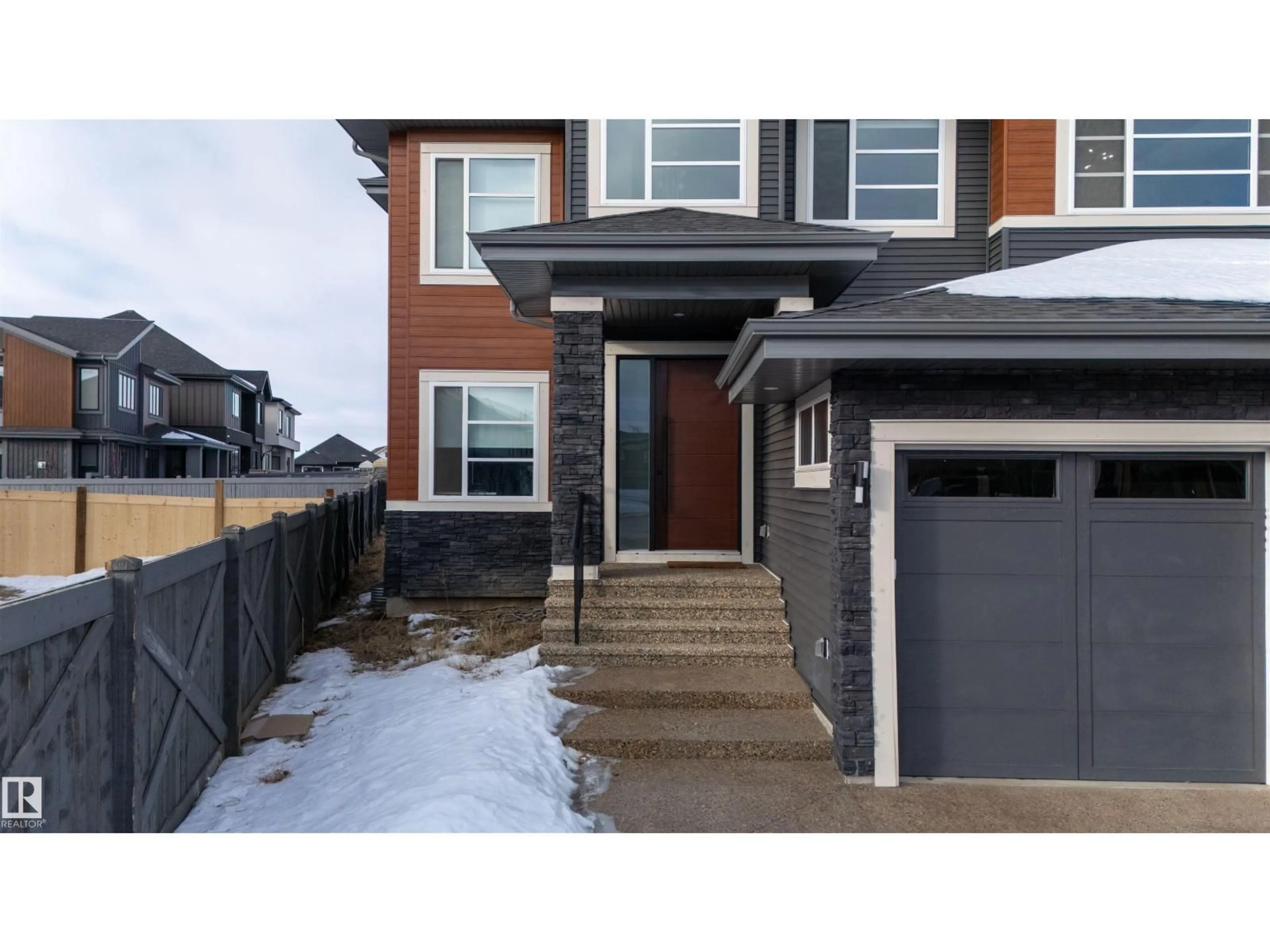 Unknown for 3904 GINSBURG CR, Edmonton Alberta T5T4V2