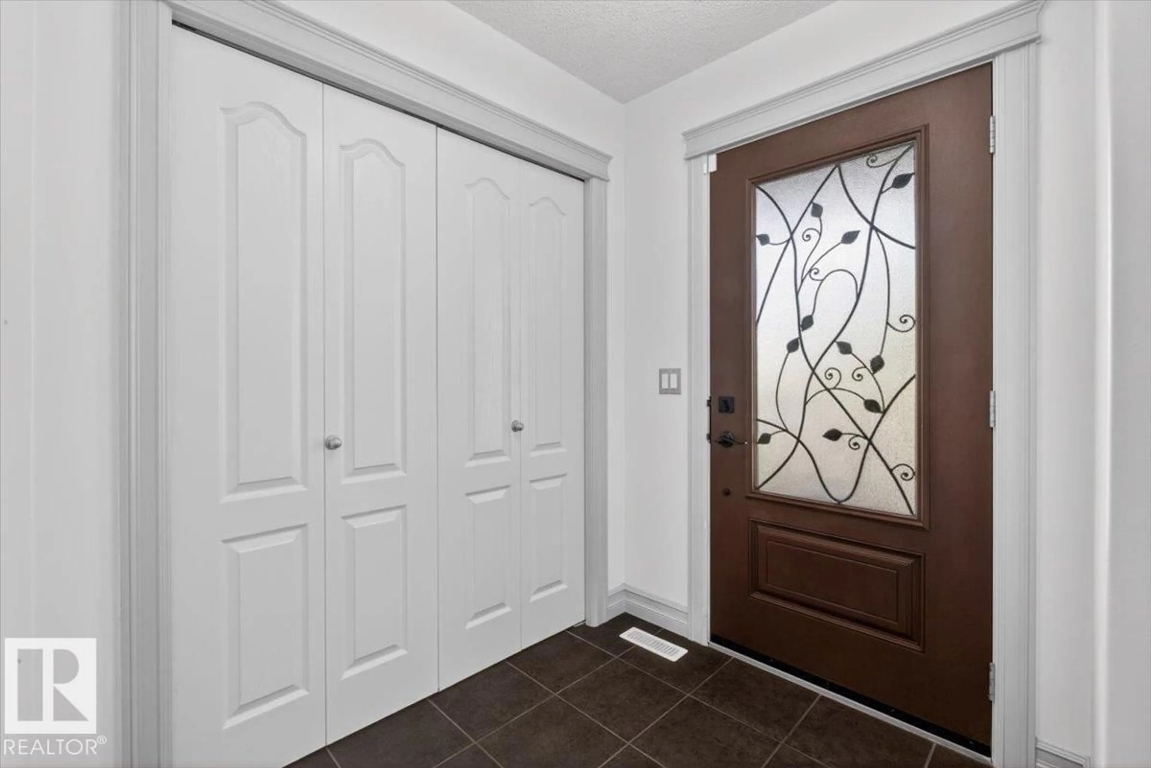 Indoor entryway for SW - 17325 6A AV, Edmonton Alberta T6W2A8