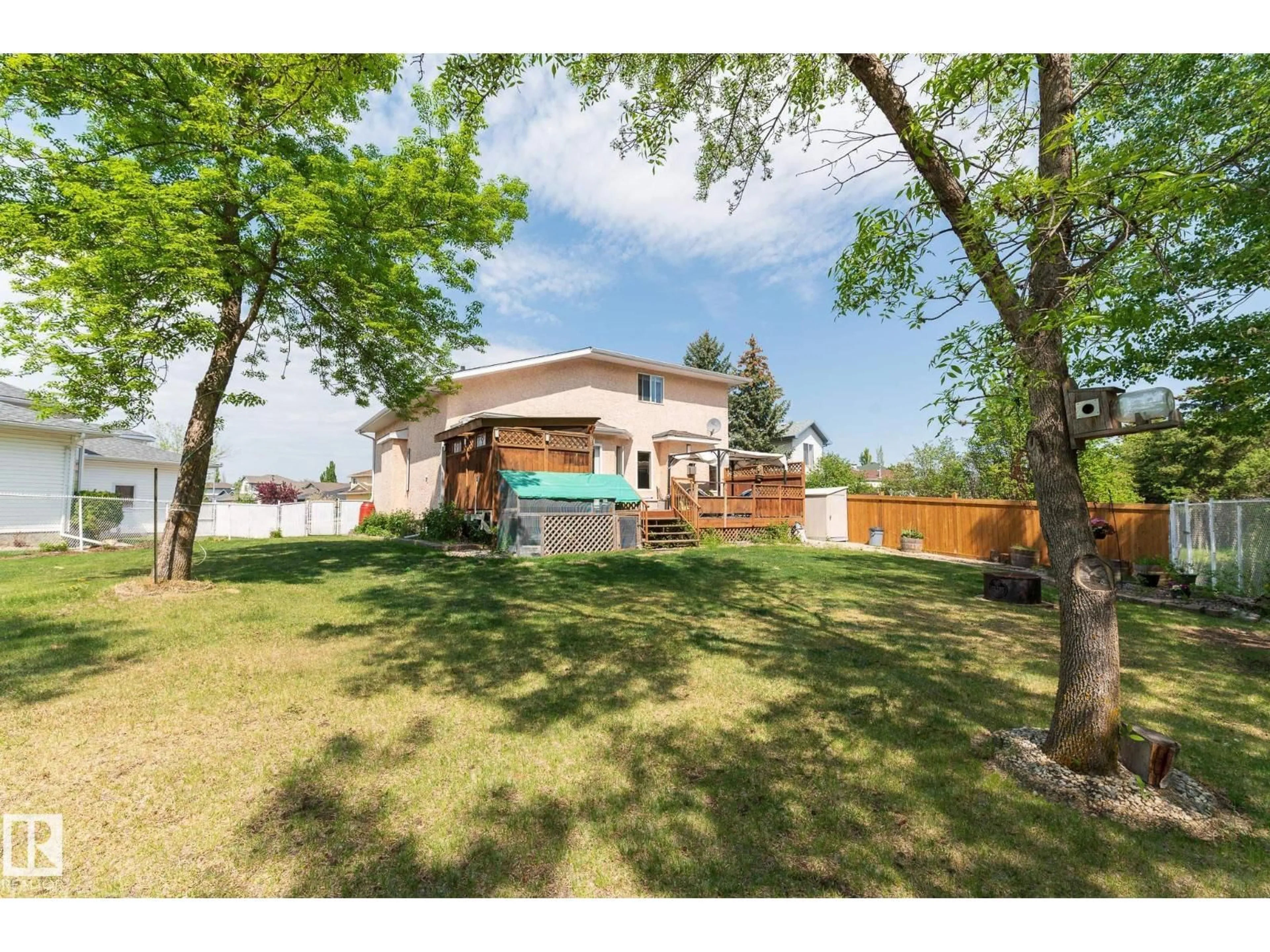 A pic from outside/outdoor area/front of a property/back of a property/a pic from drone, unknown for 41 DEER PARK WY, Spruce Grove Alberta T7X3K4