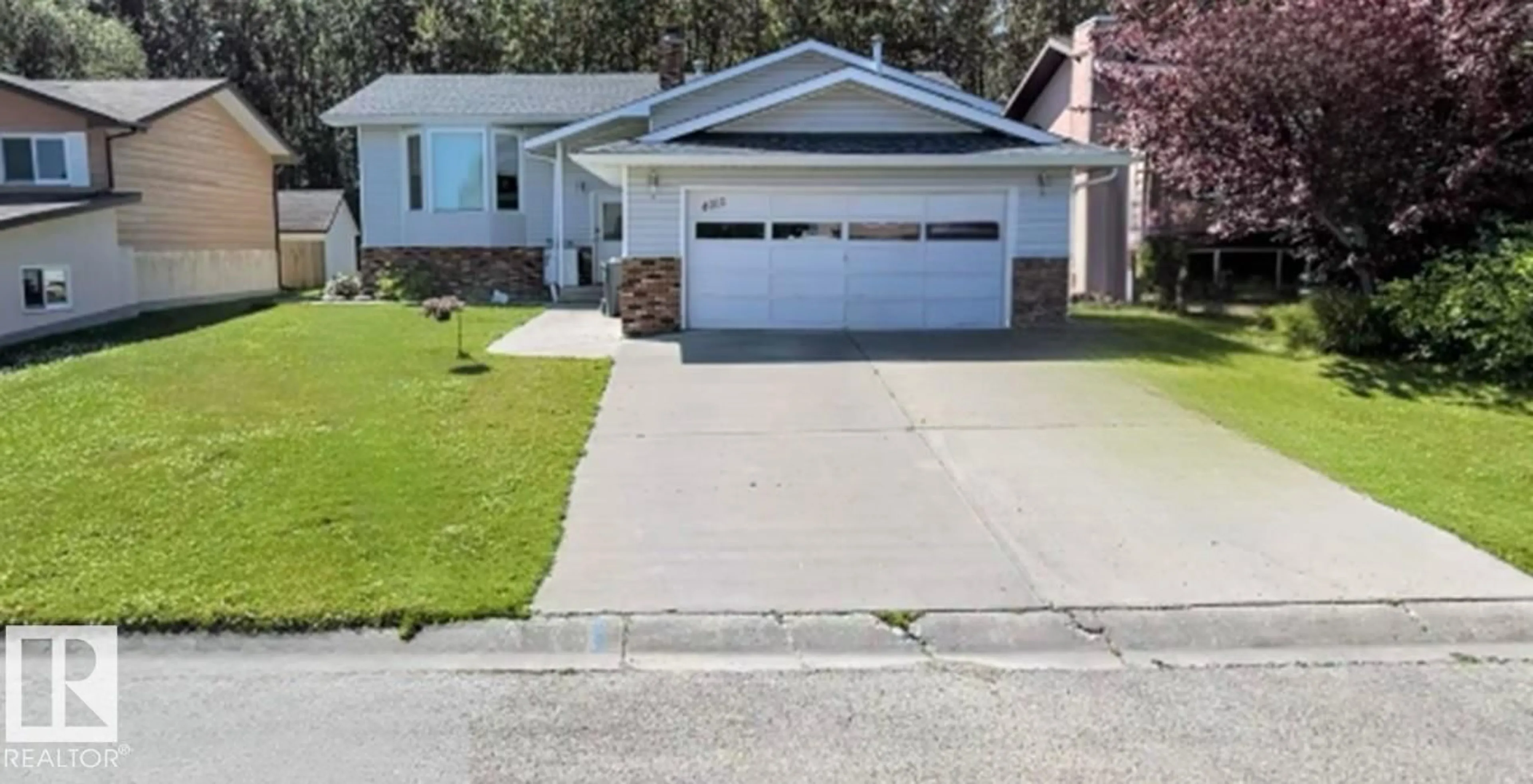 Home with vinyl exterior material, street for 4011 MEIER AV, Drayton Valley Alberta T7A1B1