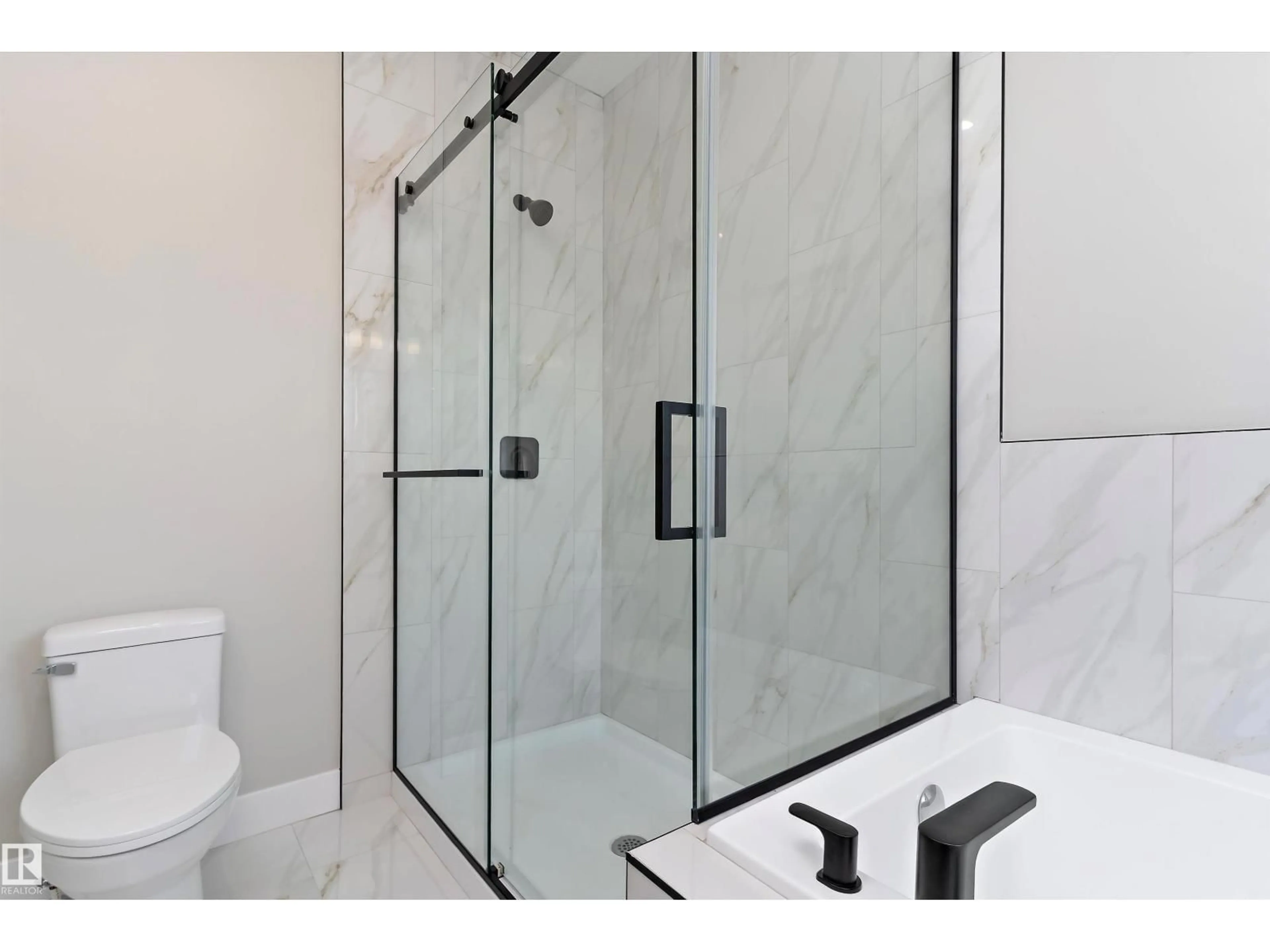Contemporary bathroom, ceramic/tile floor for 14 SOUTHBRIDGE DR, Calmar Alberta T0C0V0