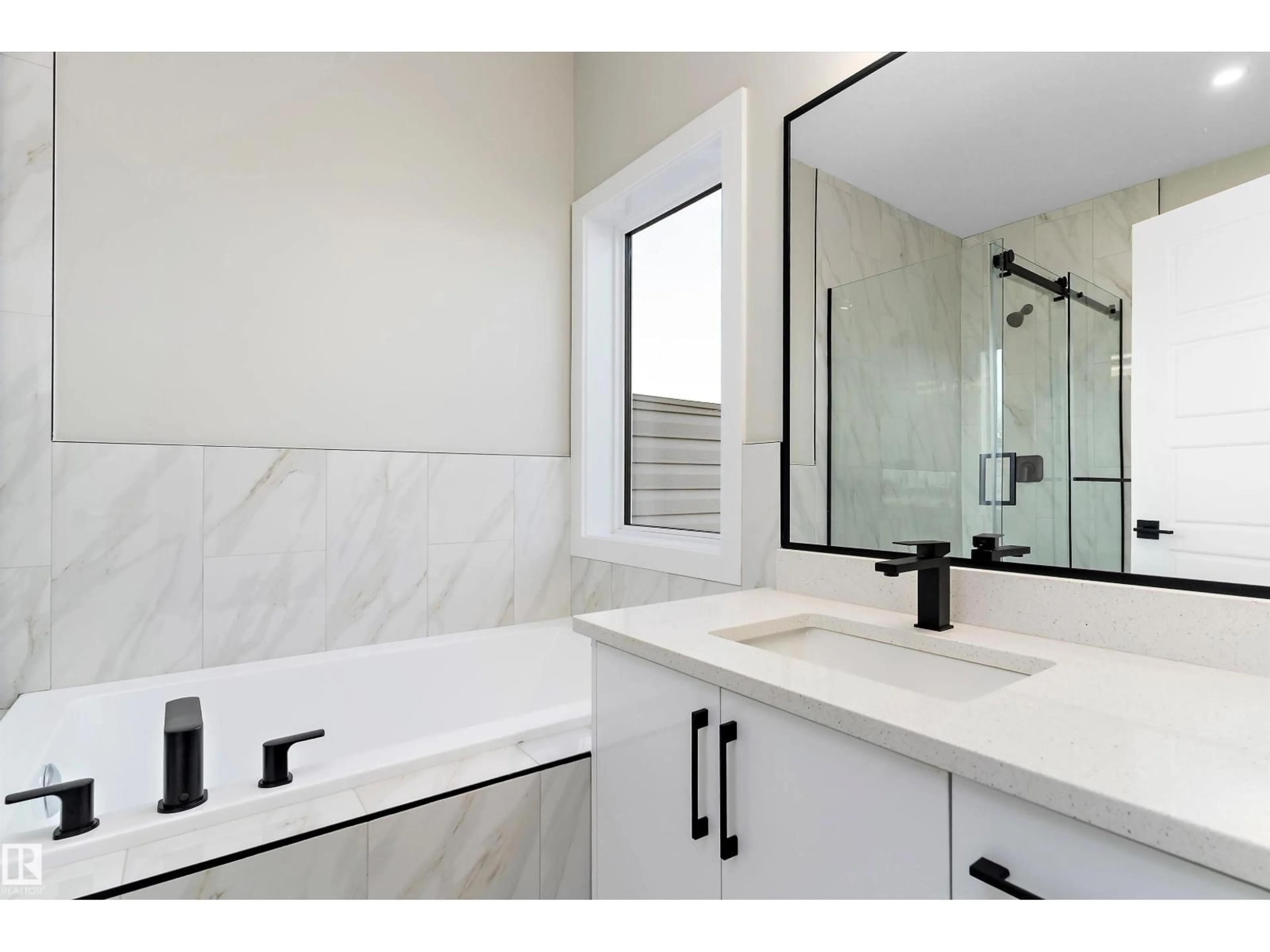 Contemporary bathroom, ceramic/tile floor for 14 SOUTHBRIDGE DR, Calmar Alberta T0C0V0
