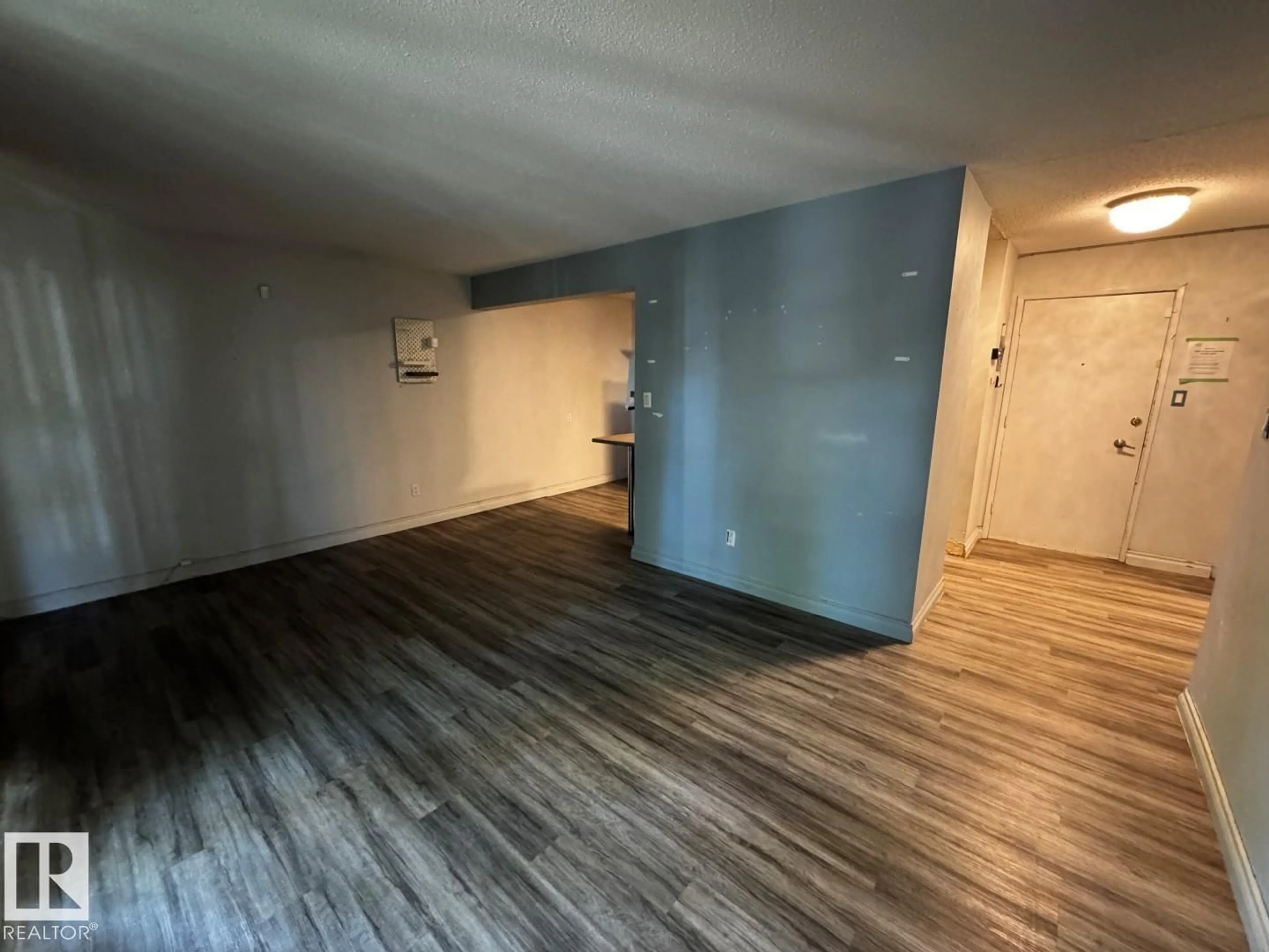 A pic of a room for #203 - 10415 93 ST, Edmonton Alberta T5H1X5