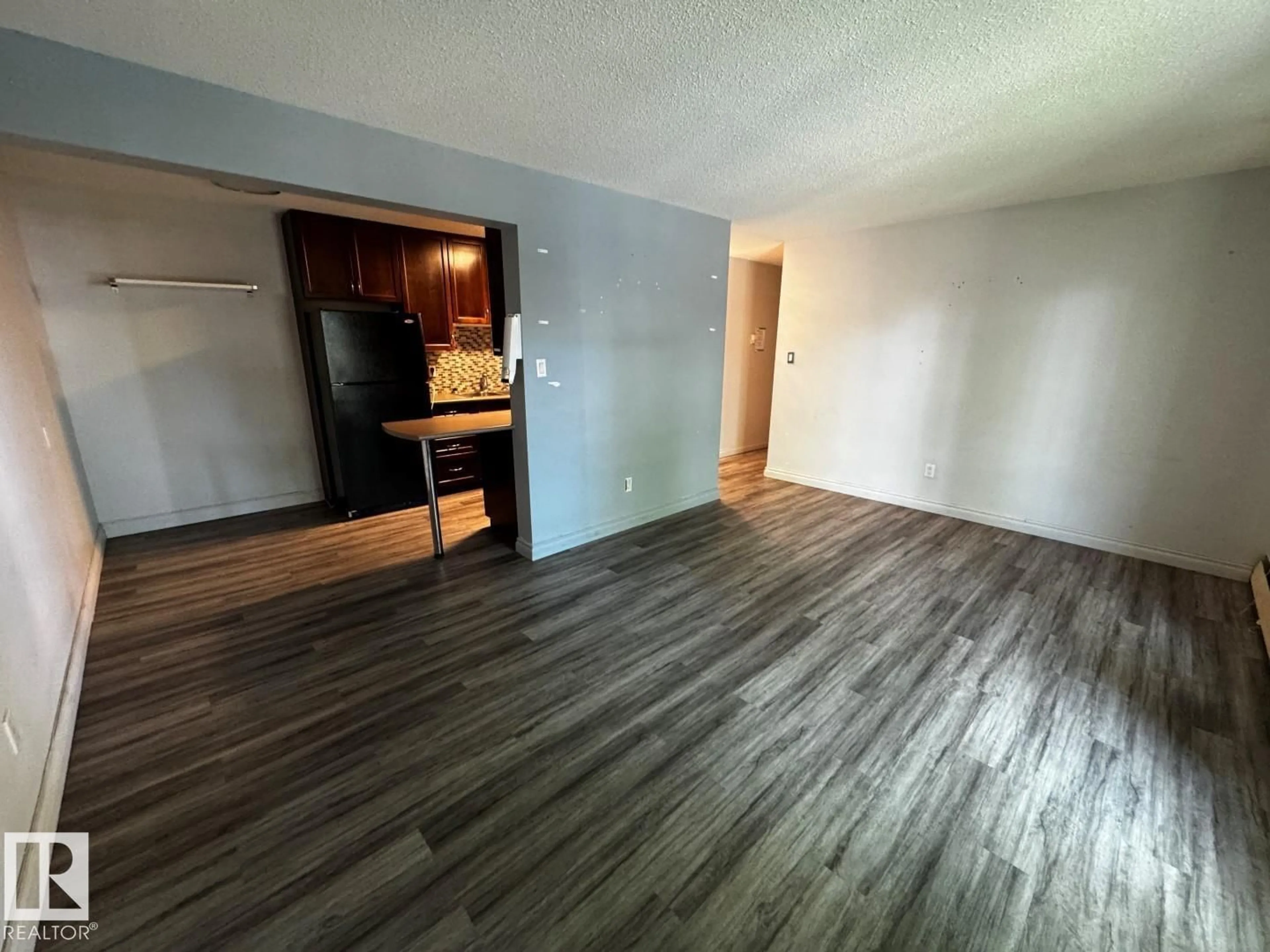 A pic of a room for #203 - 10415 93 ST, Edmonton Alberta T5H1X5