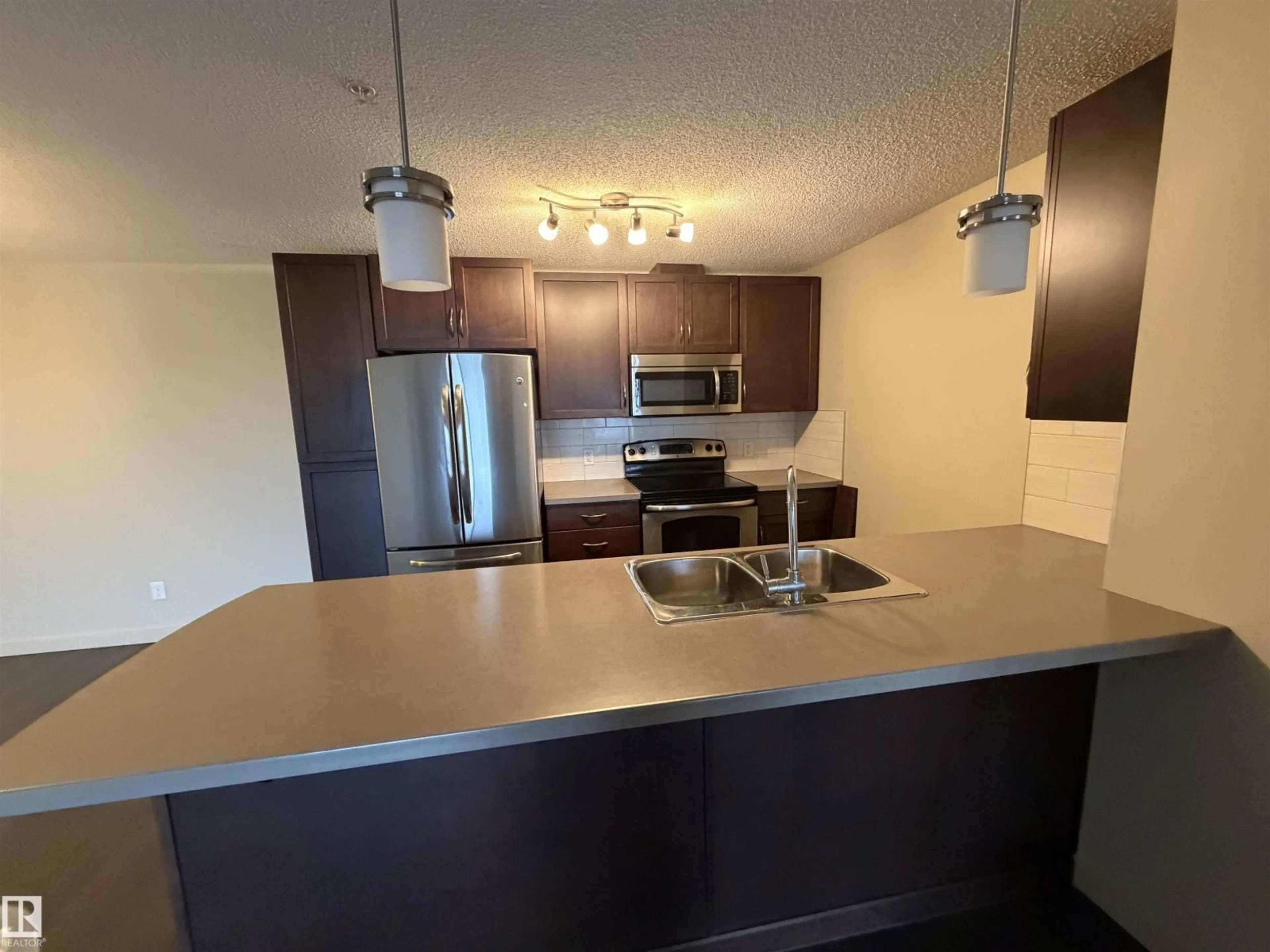 Standard kitchen, unknown for 6084 - 313 STANTON DR, Edmonton Alberta T6X0Z4