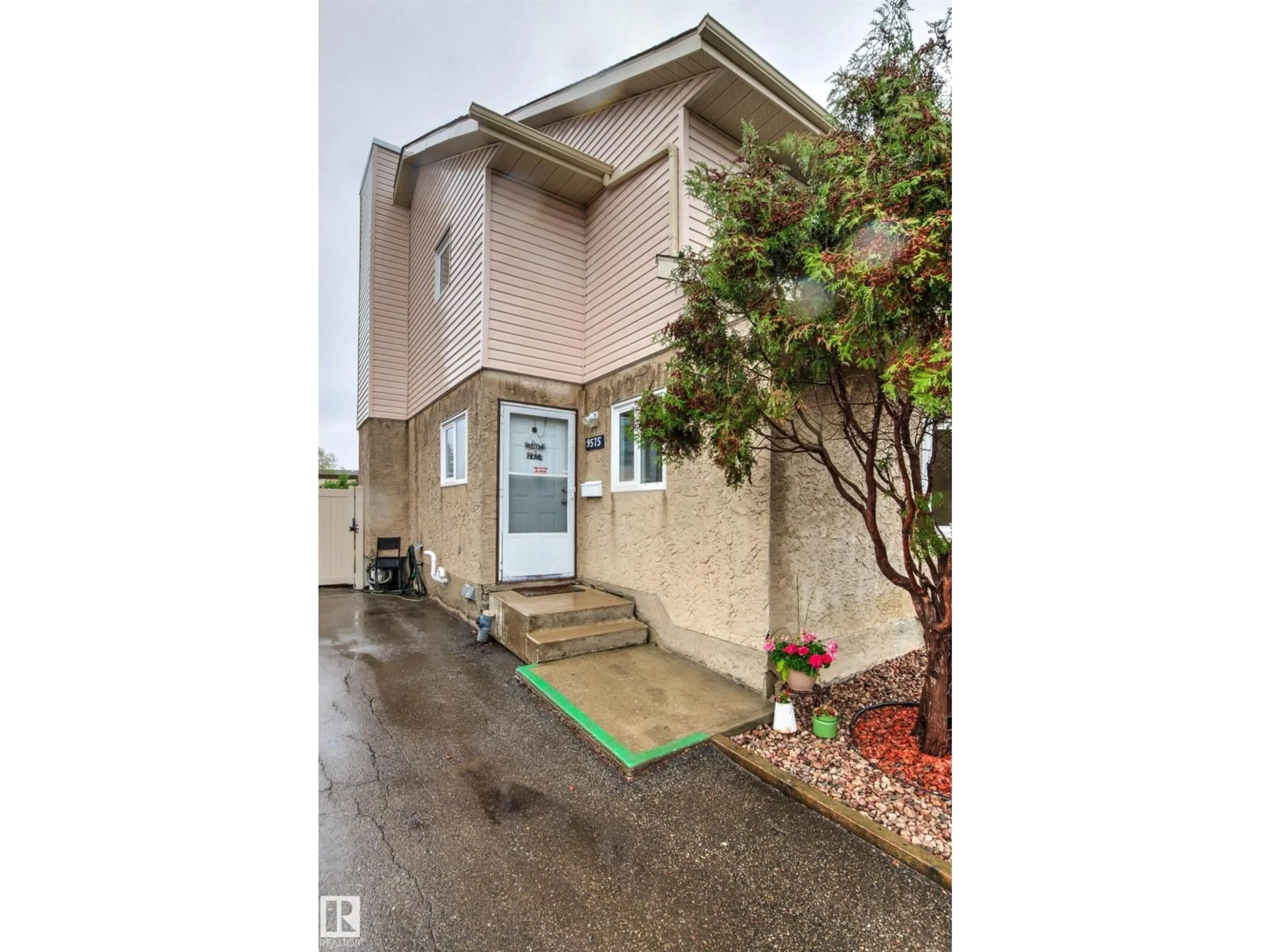 Unknown for NW - 9575 180A ST, Edmonton Alberta T5T2Z4
