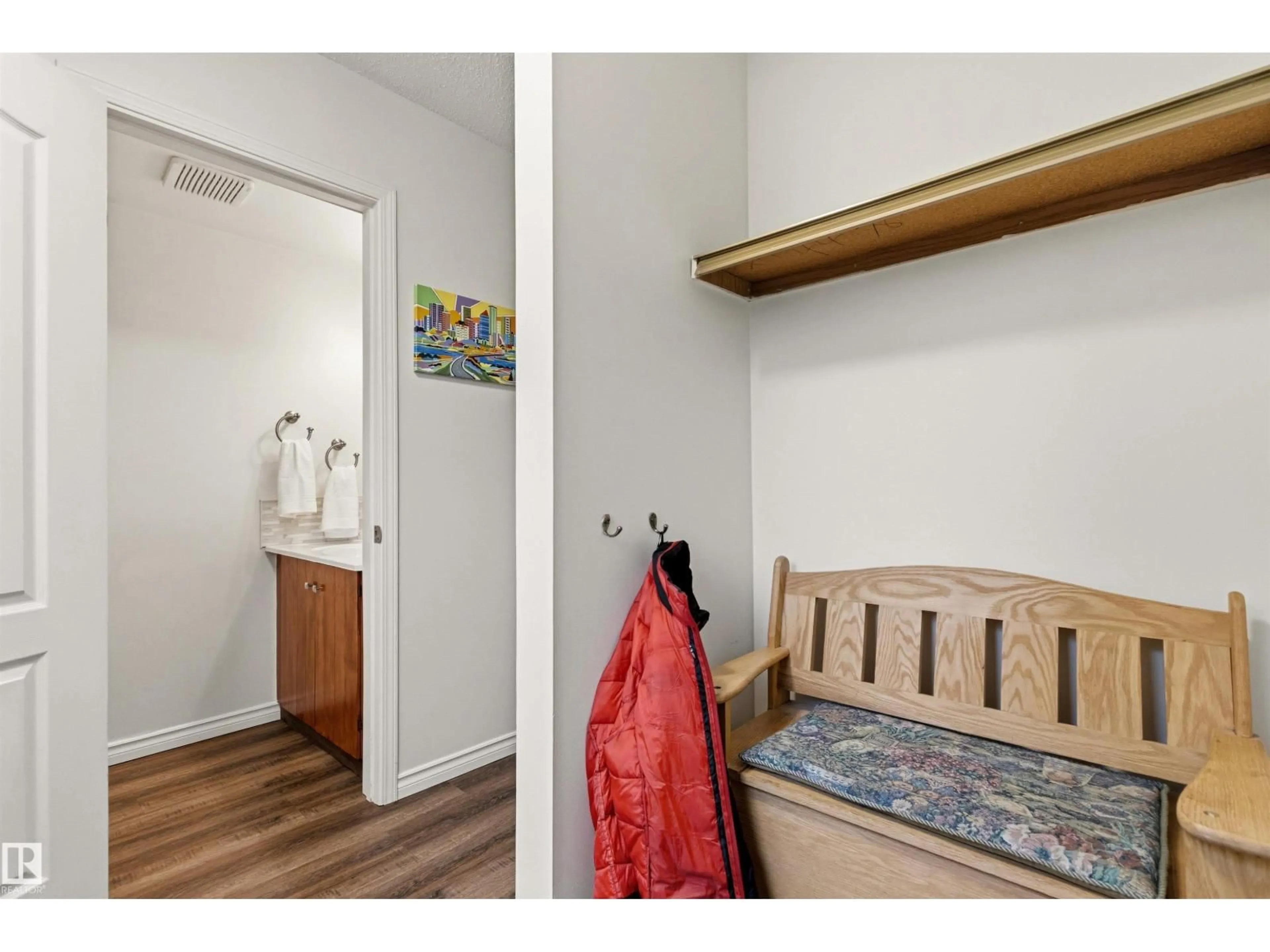 Indoor entryway for NW - 9575 180A ST, Edmonton Alberta T5T2Z4