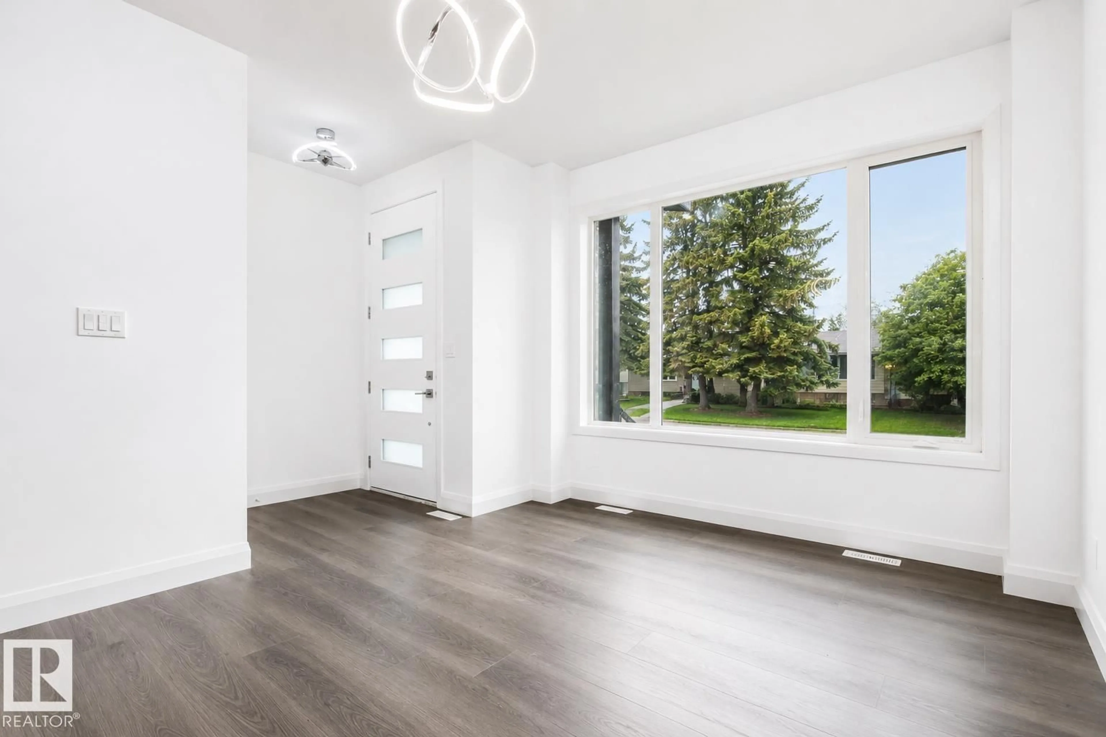 Indoor entryway for NW - 8731 154 ST, Edmonton Alberta T5R1S6