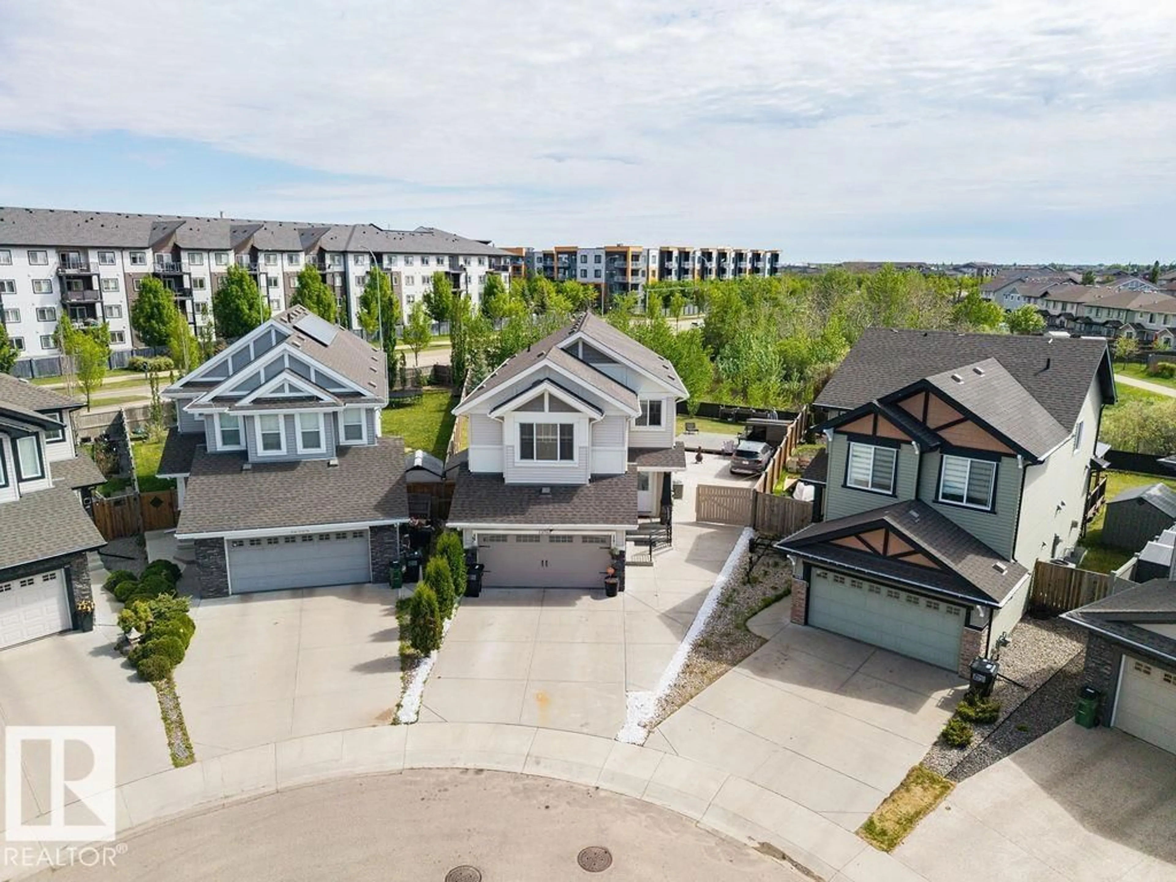 A pic from outside/outdoor area/front of a property/back of a property/a pic from drone, unknown for 13703 166 AV, Edmonton Alberta T6V0H5
