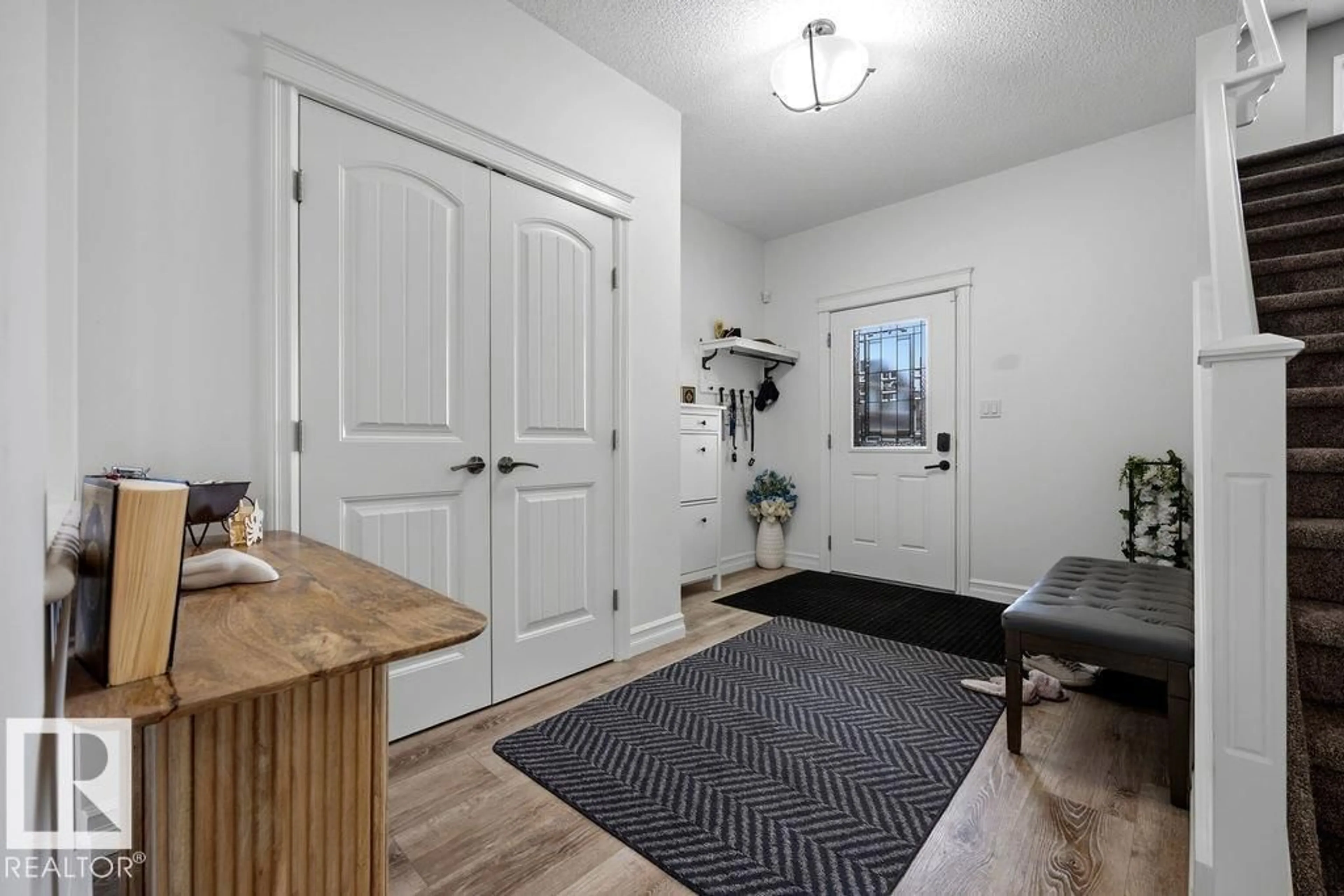 Indoor entryway for 13703 166 AV, Edmonton Alberta T6V0H5