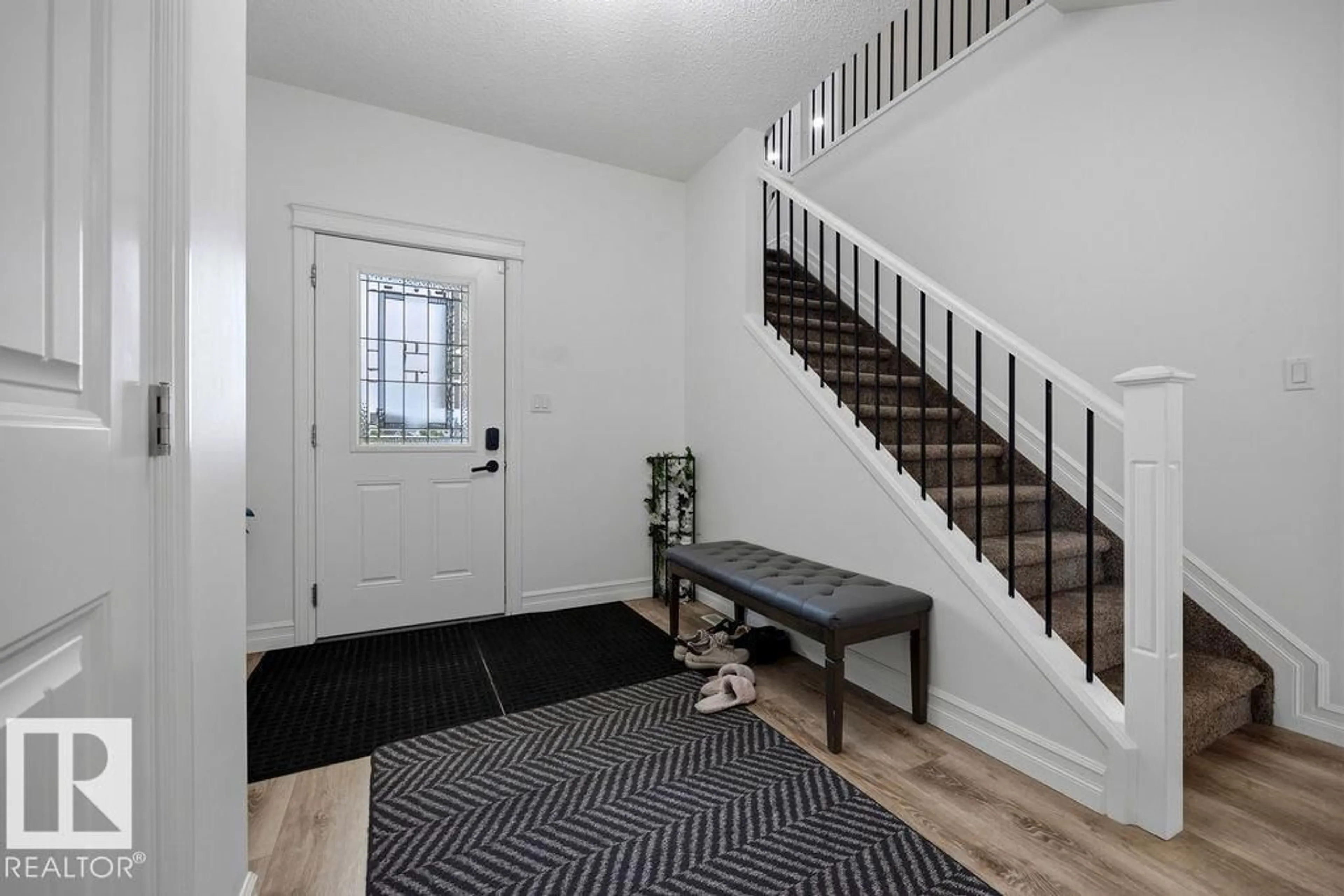 Indoor entryway for 13703 166 AV, Edmonton Alberta T6V0H5