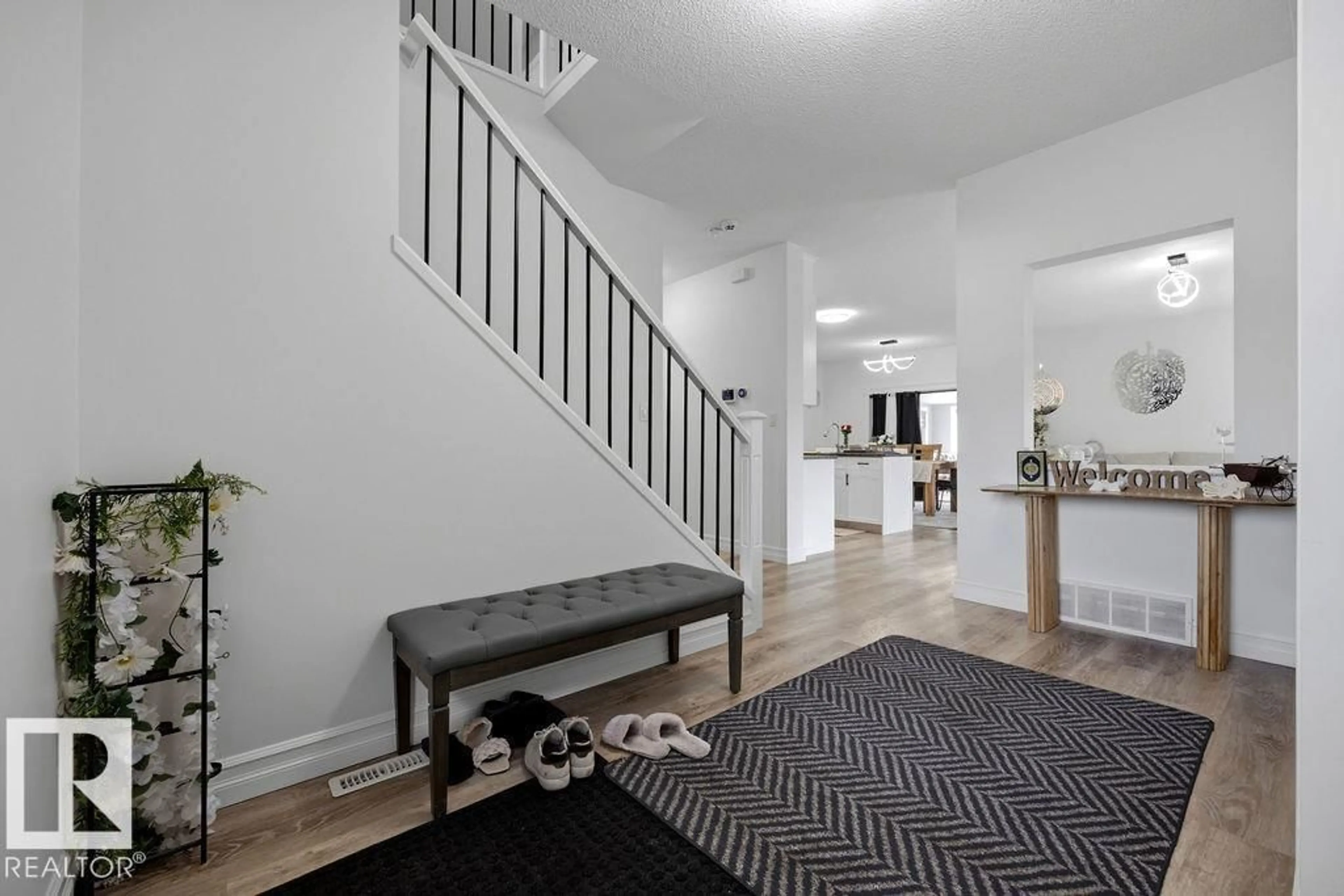 Indoor entryway for 13703 166 AV, Edmonton Alberta T6V0H5