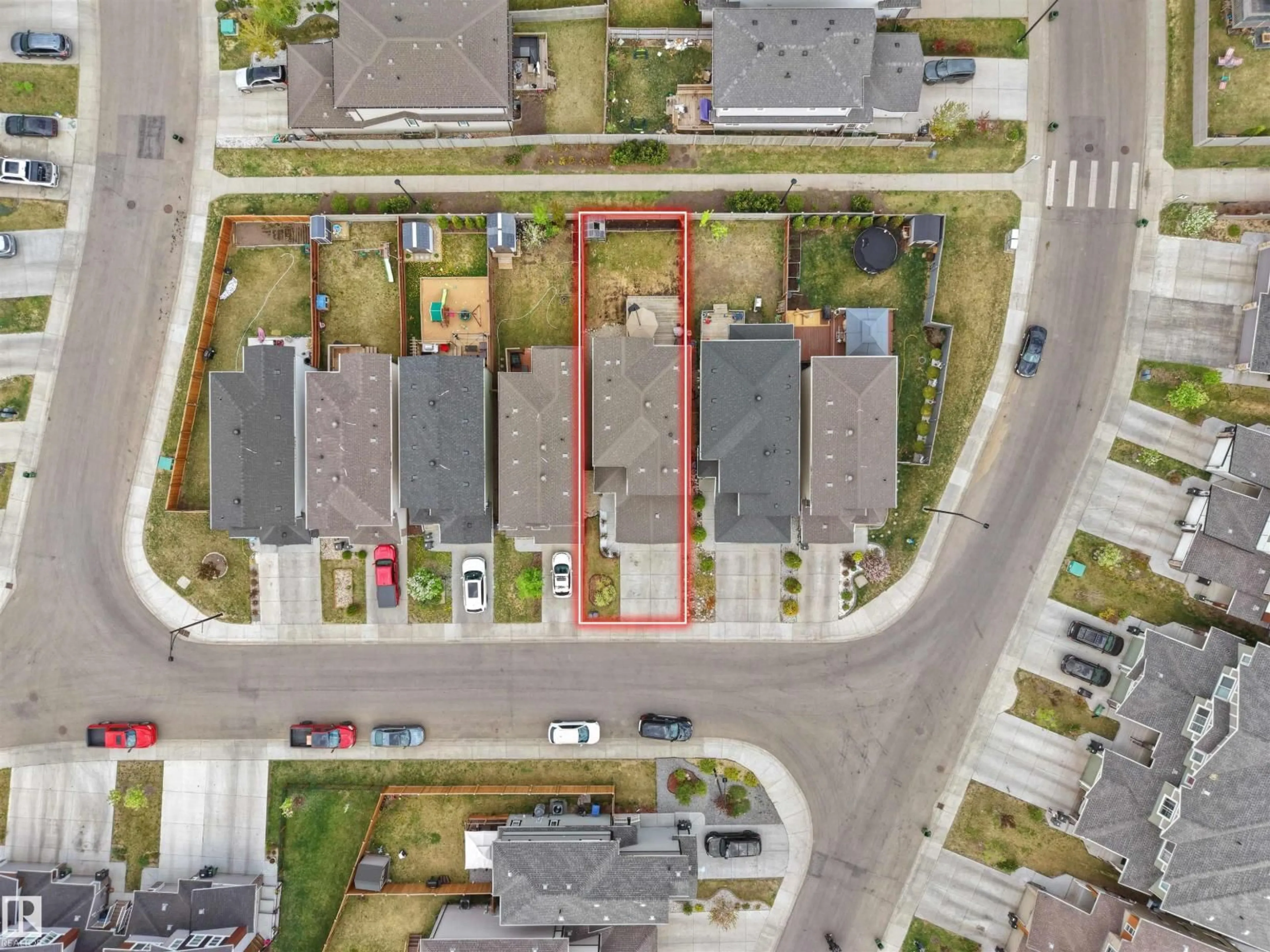 A pic from outside/outdoor area/front of a property/back of a property/a pic from drone, street for SW - 9008 COOPER LINK LI, Edmonton Alberta T6W4A6