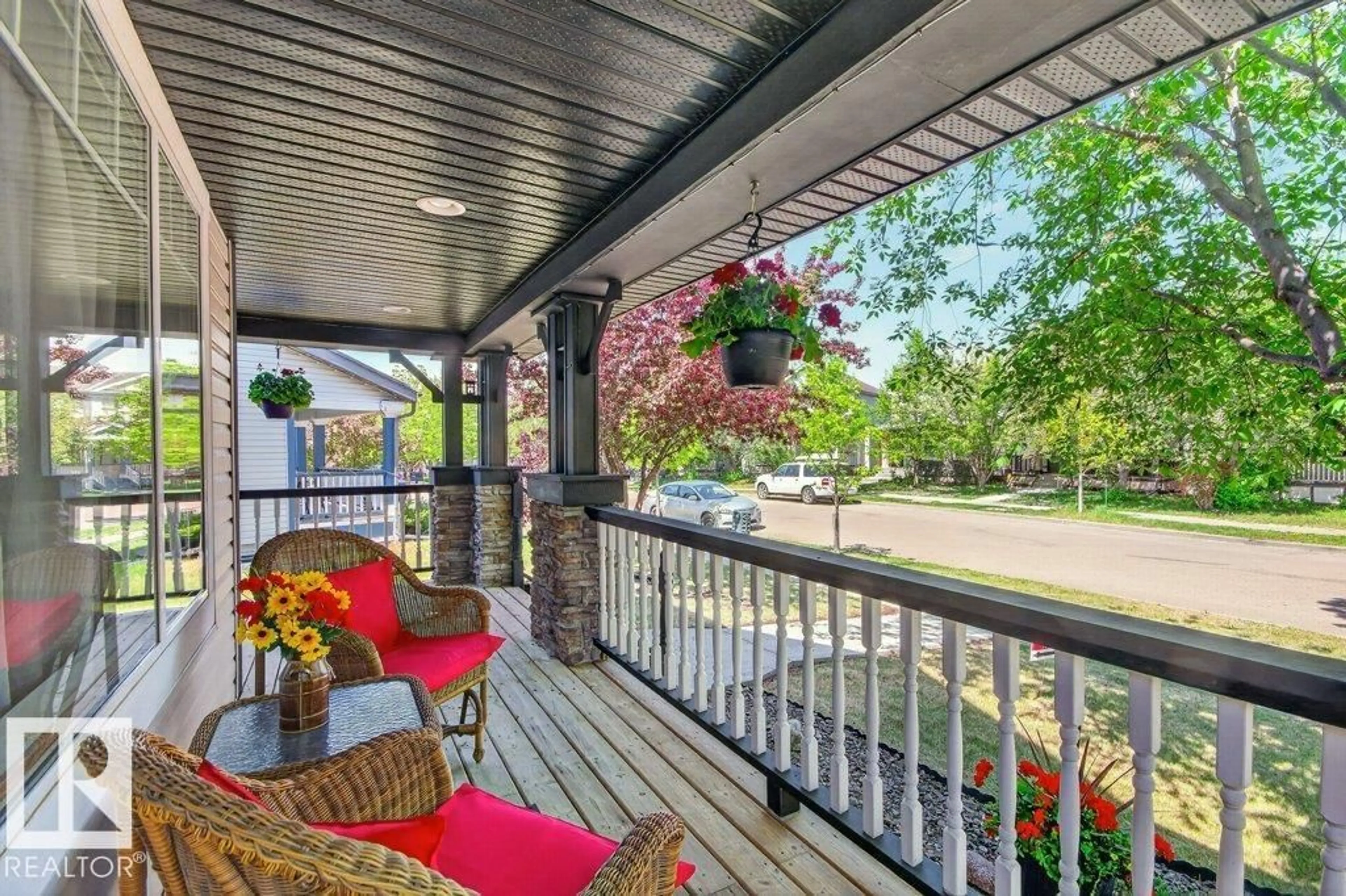 Patio, street for SW SW - 12215 18 AV, Edmonton Alberta T6W1S3