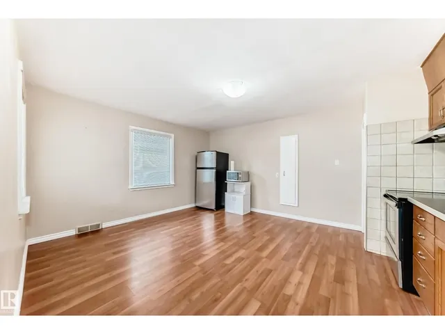 7723 81 AV, Edmonton 5