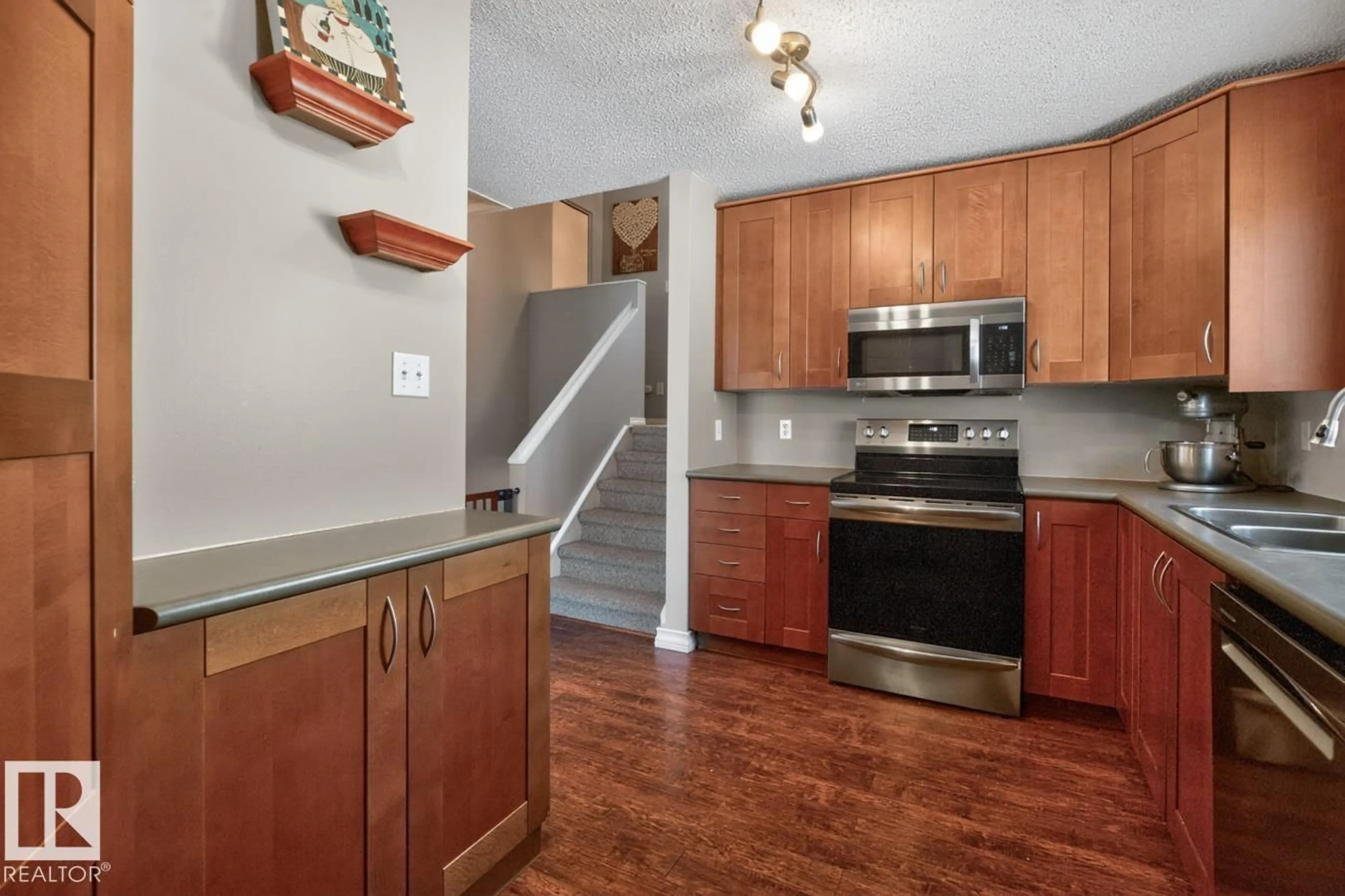 Unknown for 18655 61 AV, Edmonton Alberta T6M2B3