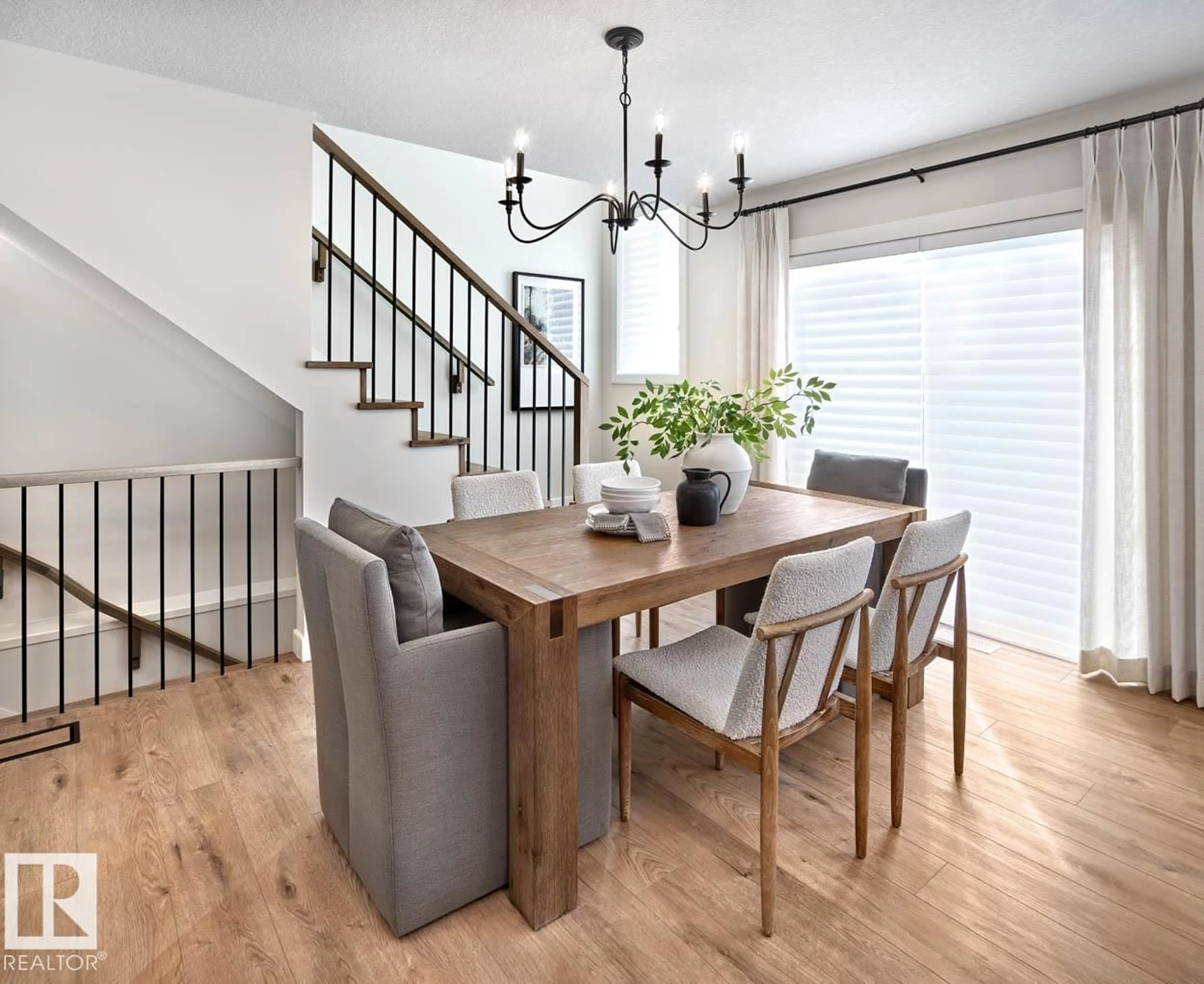 Dining room, wood/laminate floor for 19904 31 AV, Edmonton Alberta T6M1N7