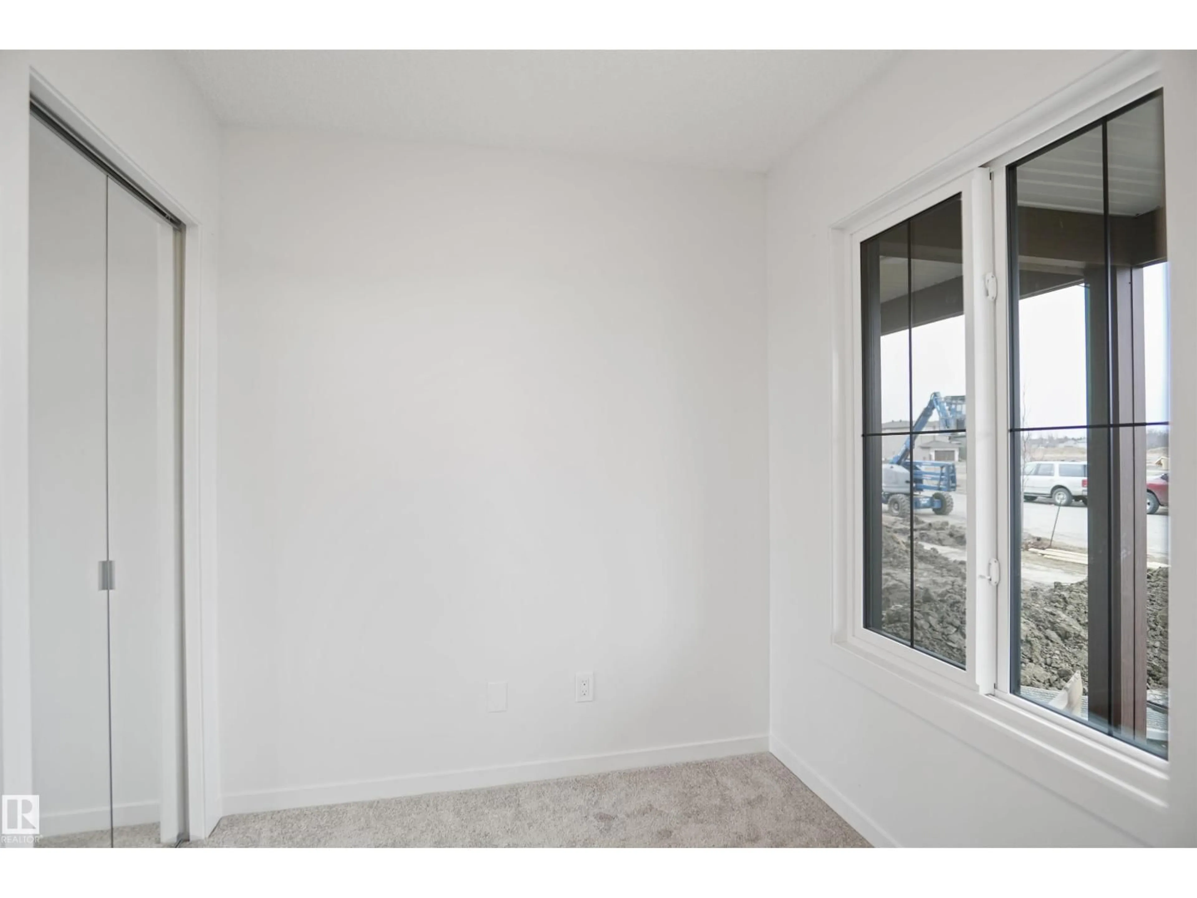 A pic of a room for 7062 ROSENTHAL DR, Edmonton Alberta T5T7N6