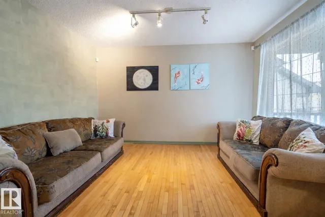 11813 12 AV, Edmonton 3