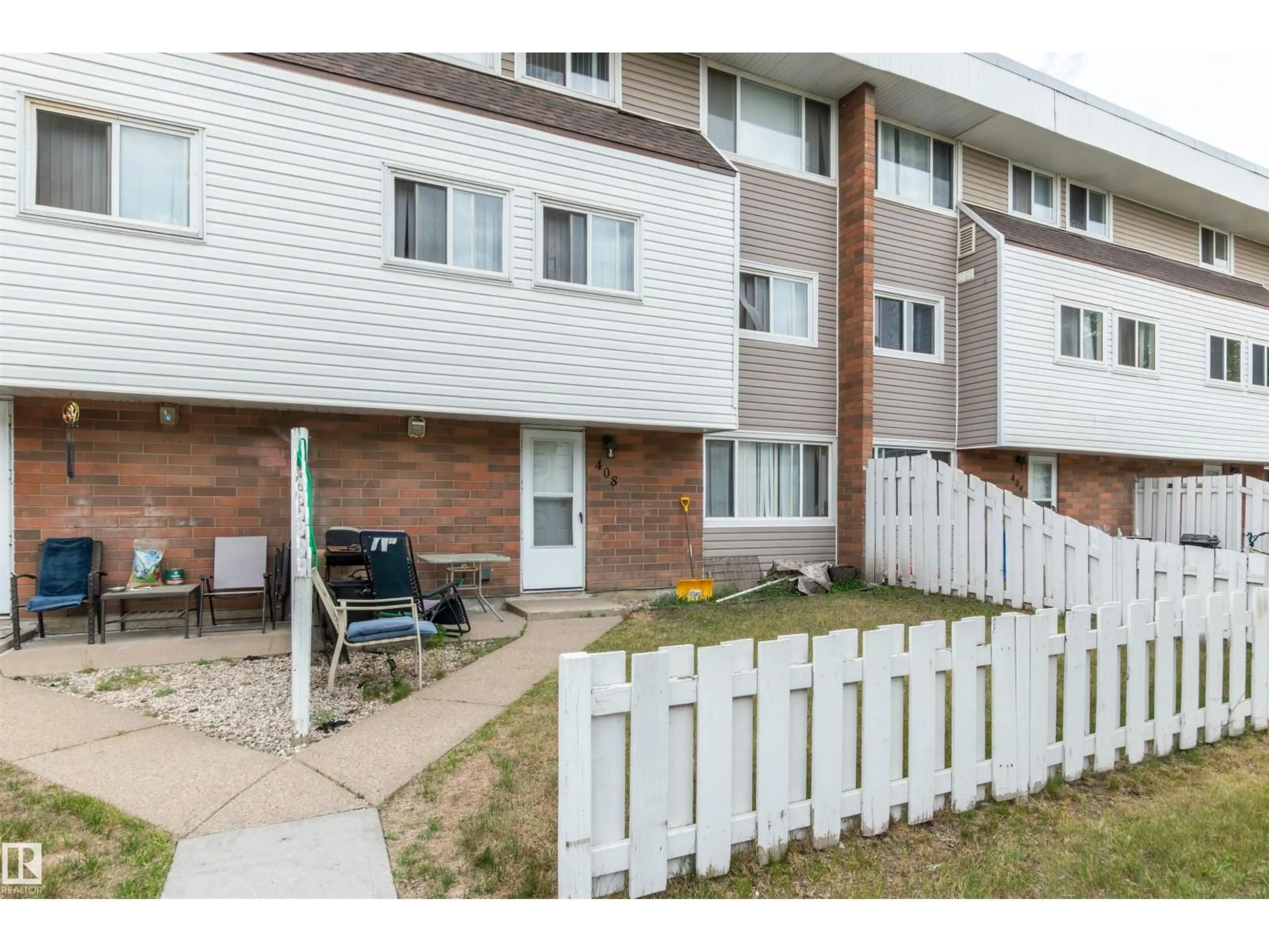 Patio, street for #408 - 2908 116A AV, Edmonton Alberta T5W4R7