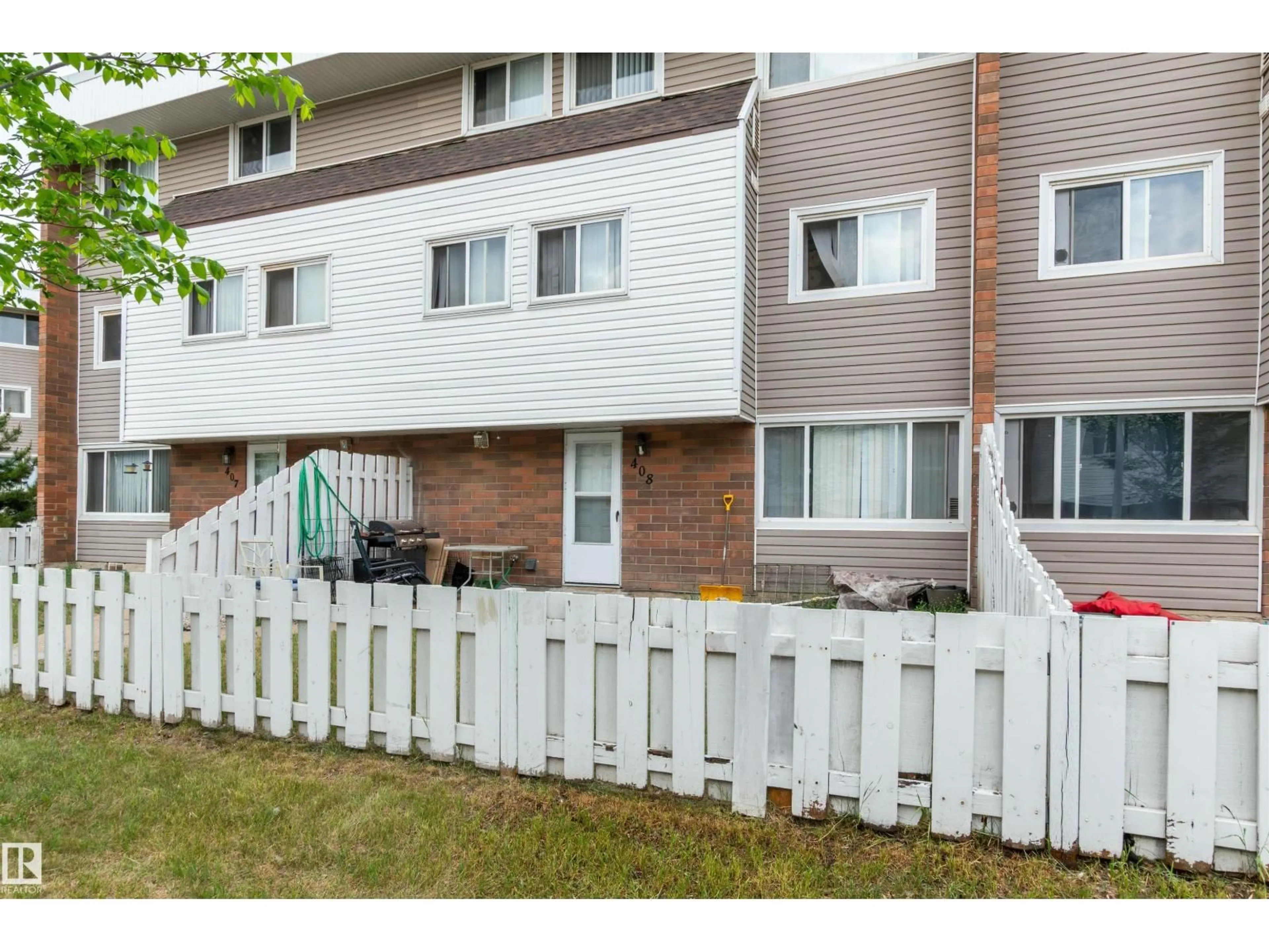 Patio, street for #408 - 2908 116A AV, Edmonton Alberta T5W4R7