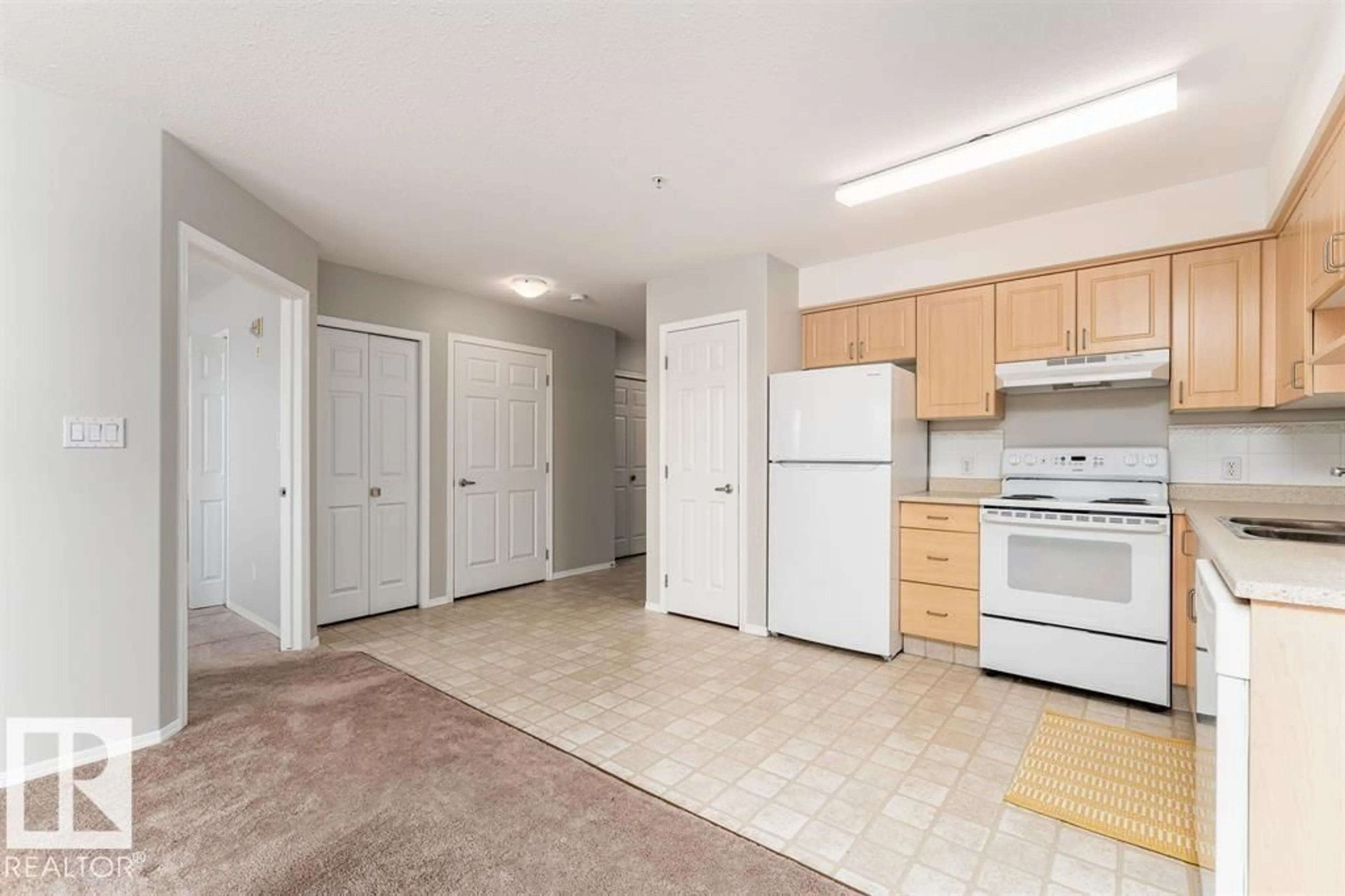 Standard kitchen, unknown for #308 - 8802 SOUTHFORT, Fort Saskatchewan Alberta T8L4R6