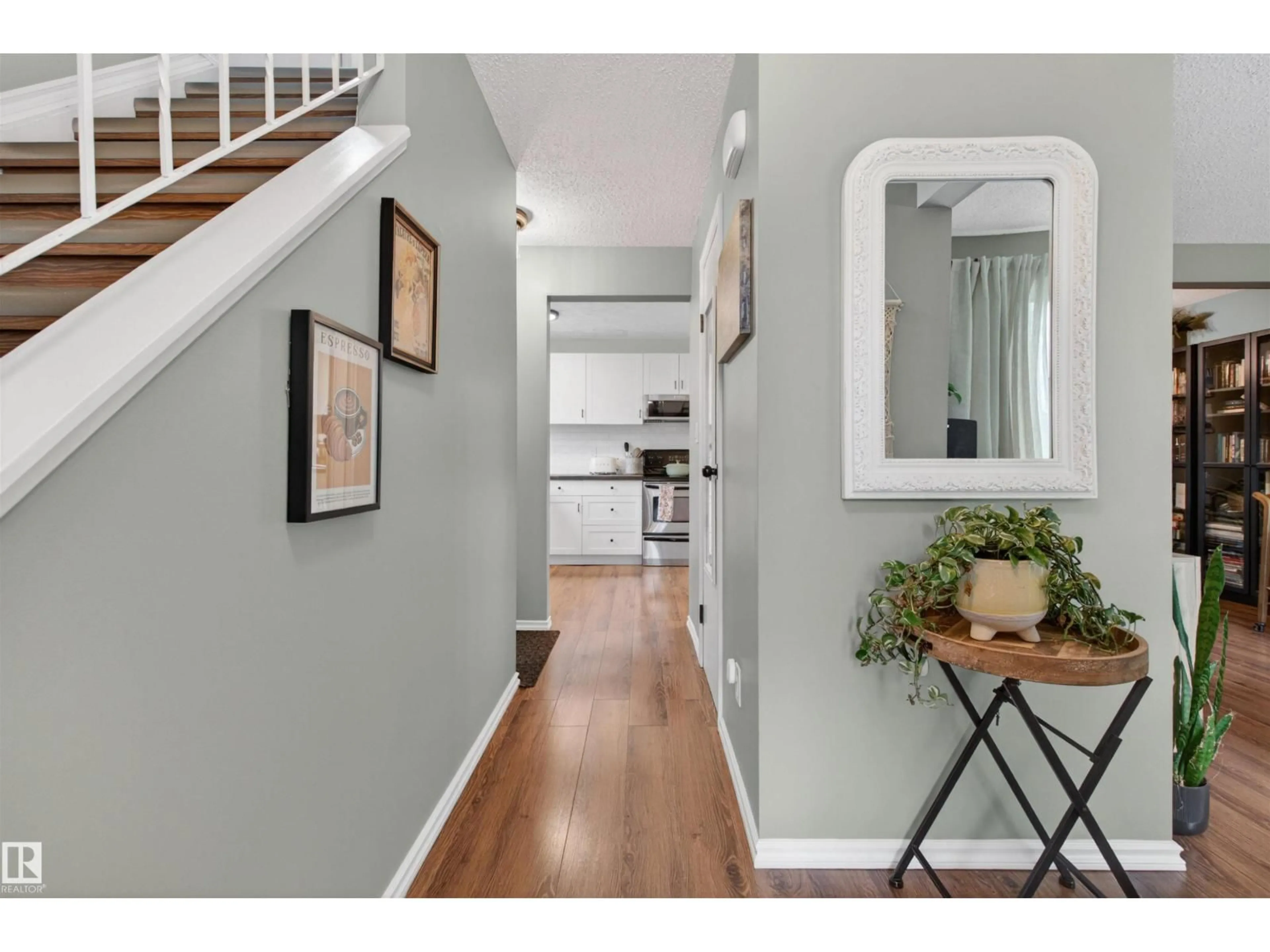 Indoor entryway for NW - 13275 47 ST, Edmonton Alberta T5A3L5